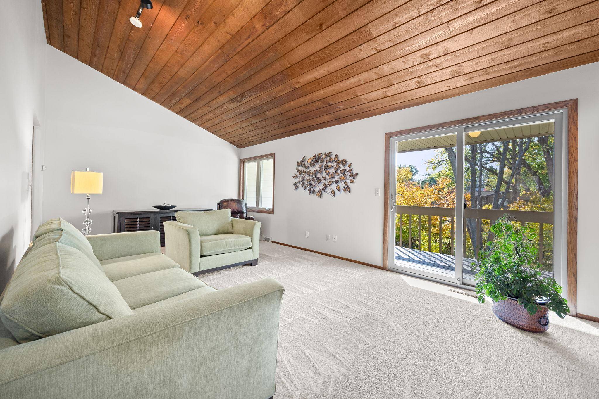 Chaska, MN 55318,110309 Center CIR