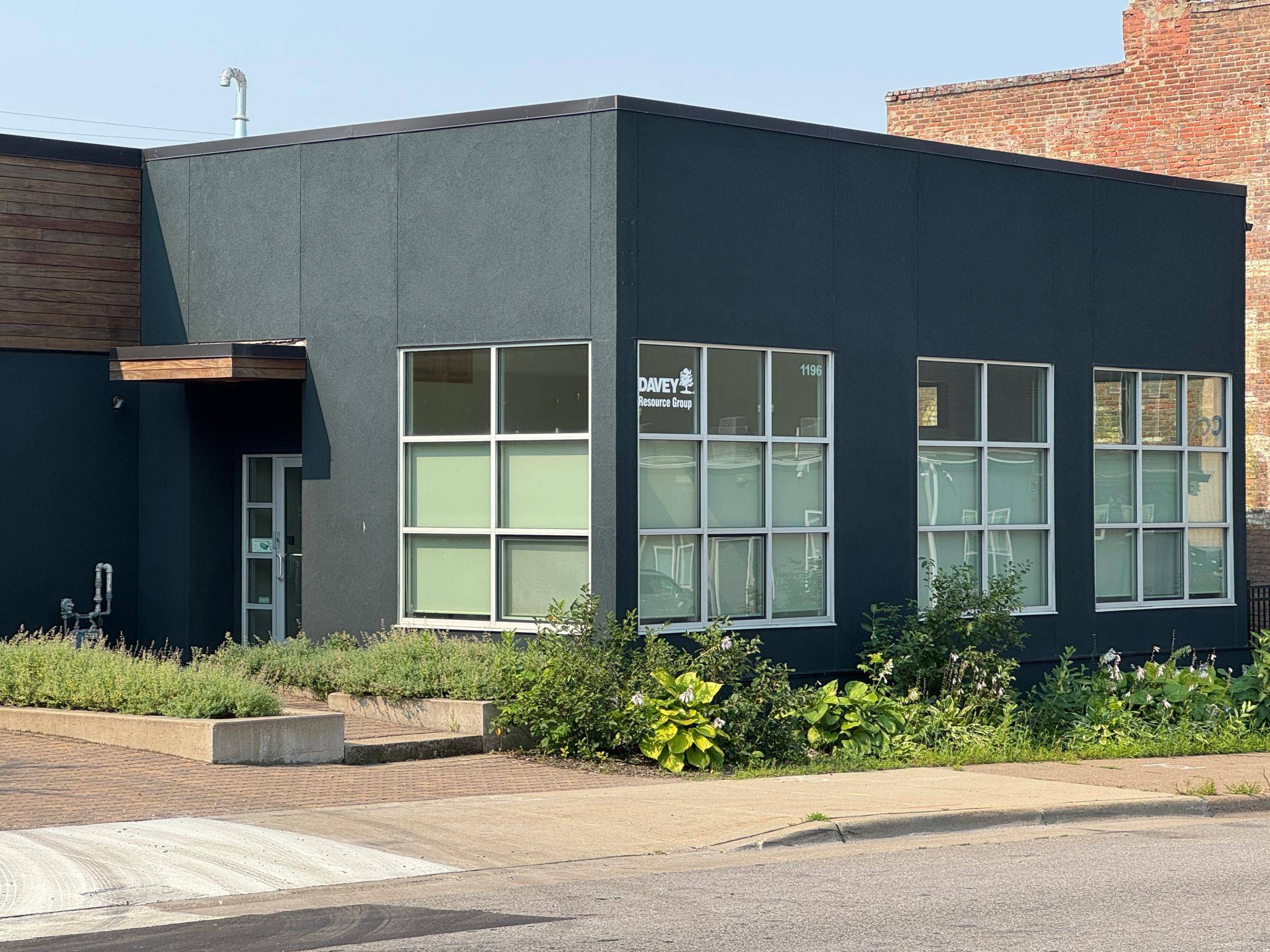 Saint Paul, MN 55106,1196 7th ST E