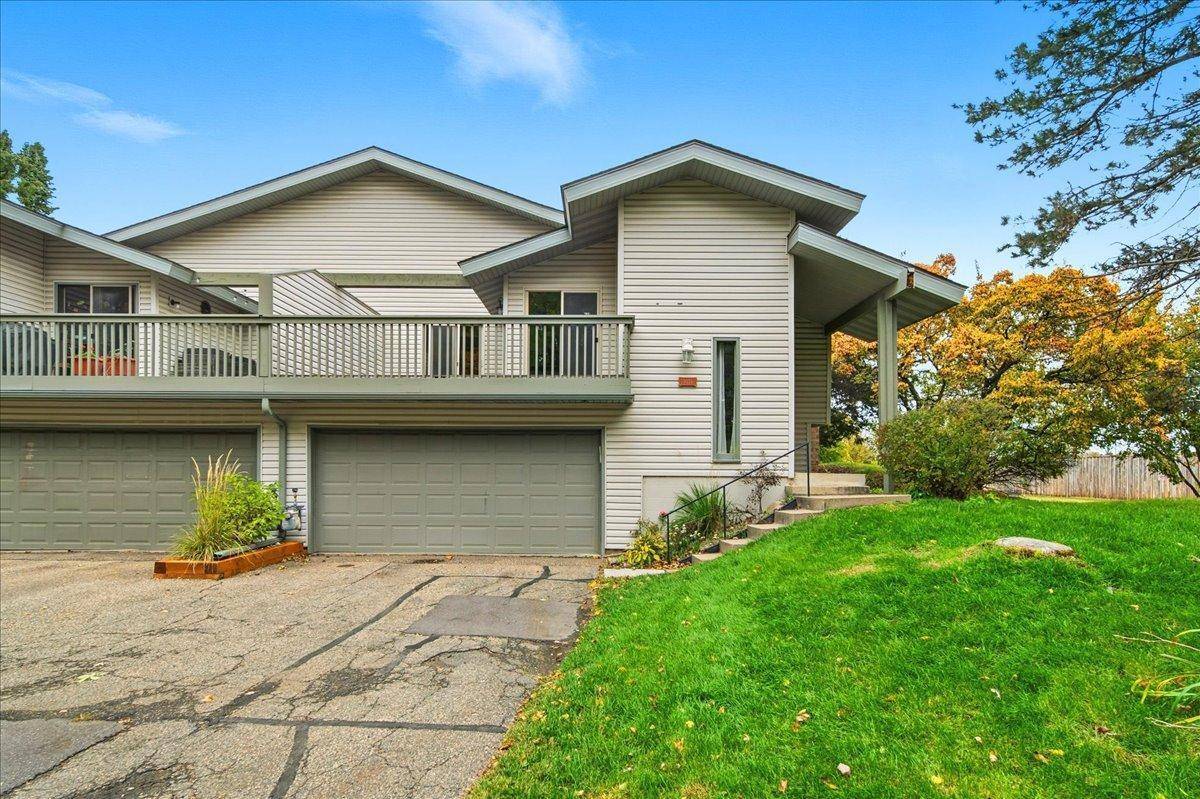 Eden Prairie, MN 55347,9523 Hartford CIR