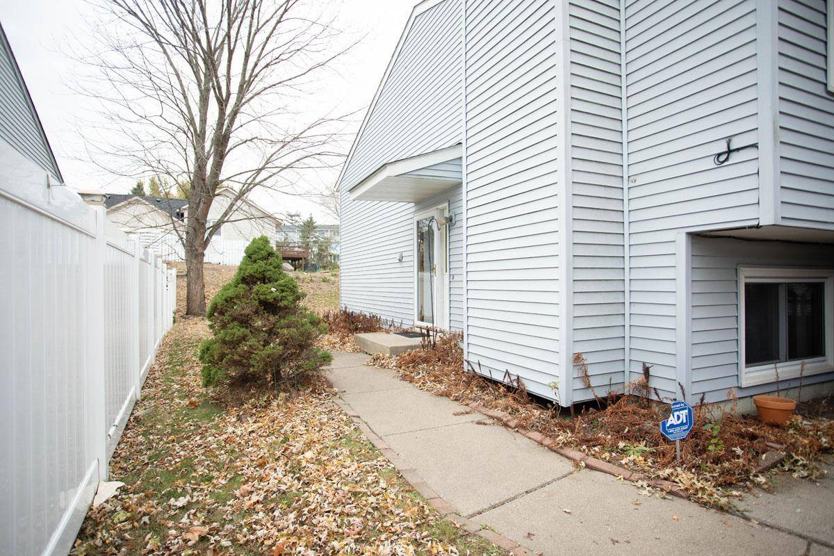 Woodbury, MN 55125,7841 Rimbley RD