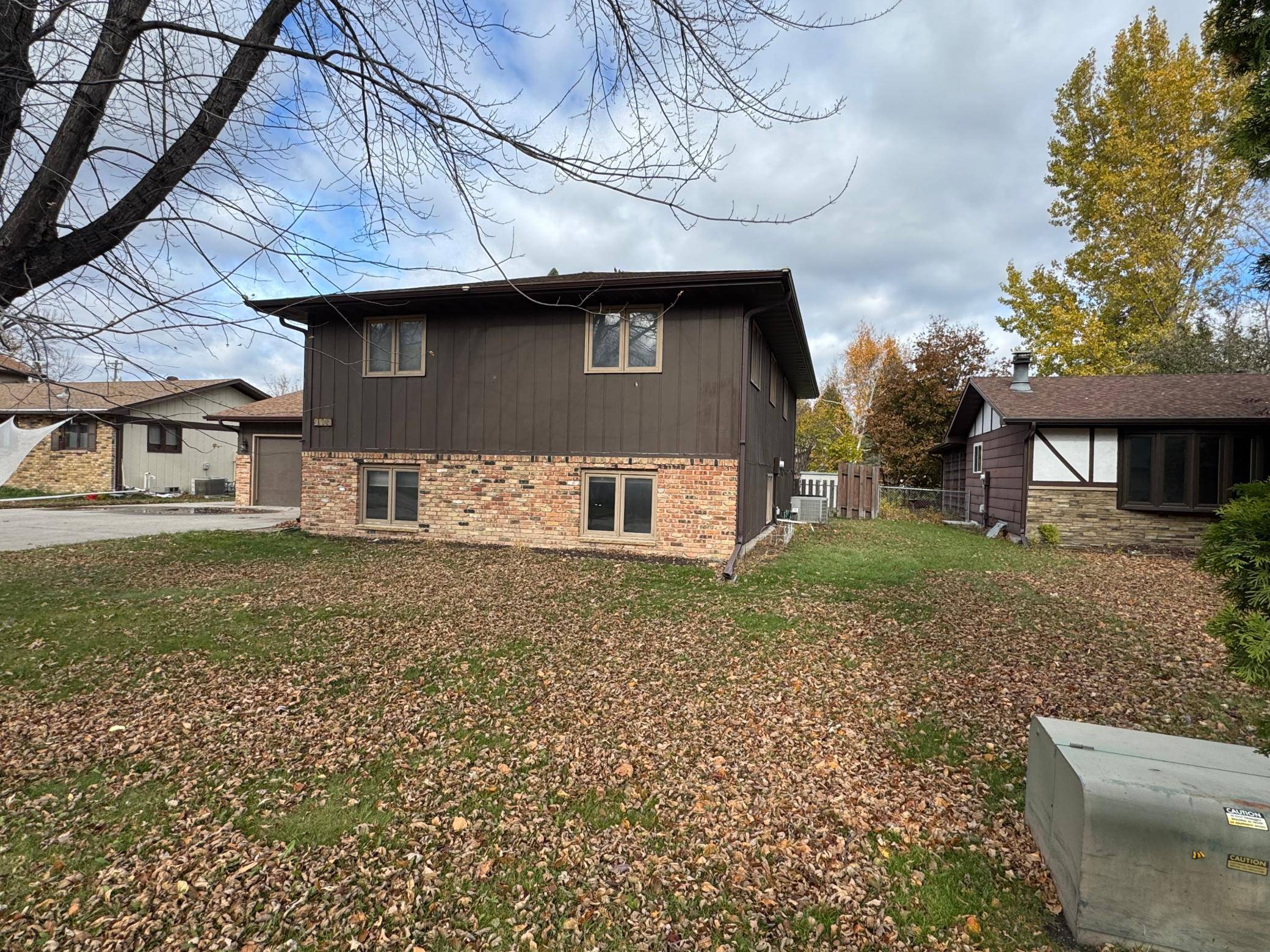 Fargo, ND 58103,2401 17th AVE S