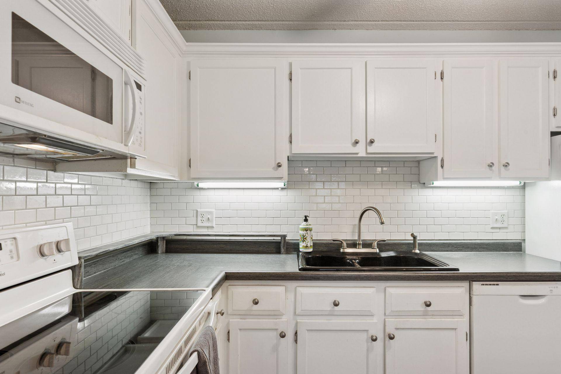 Minnetonka, MN 55305,10501 Cedar Lake RD #206