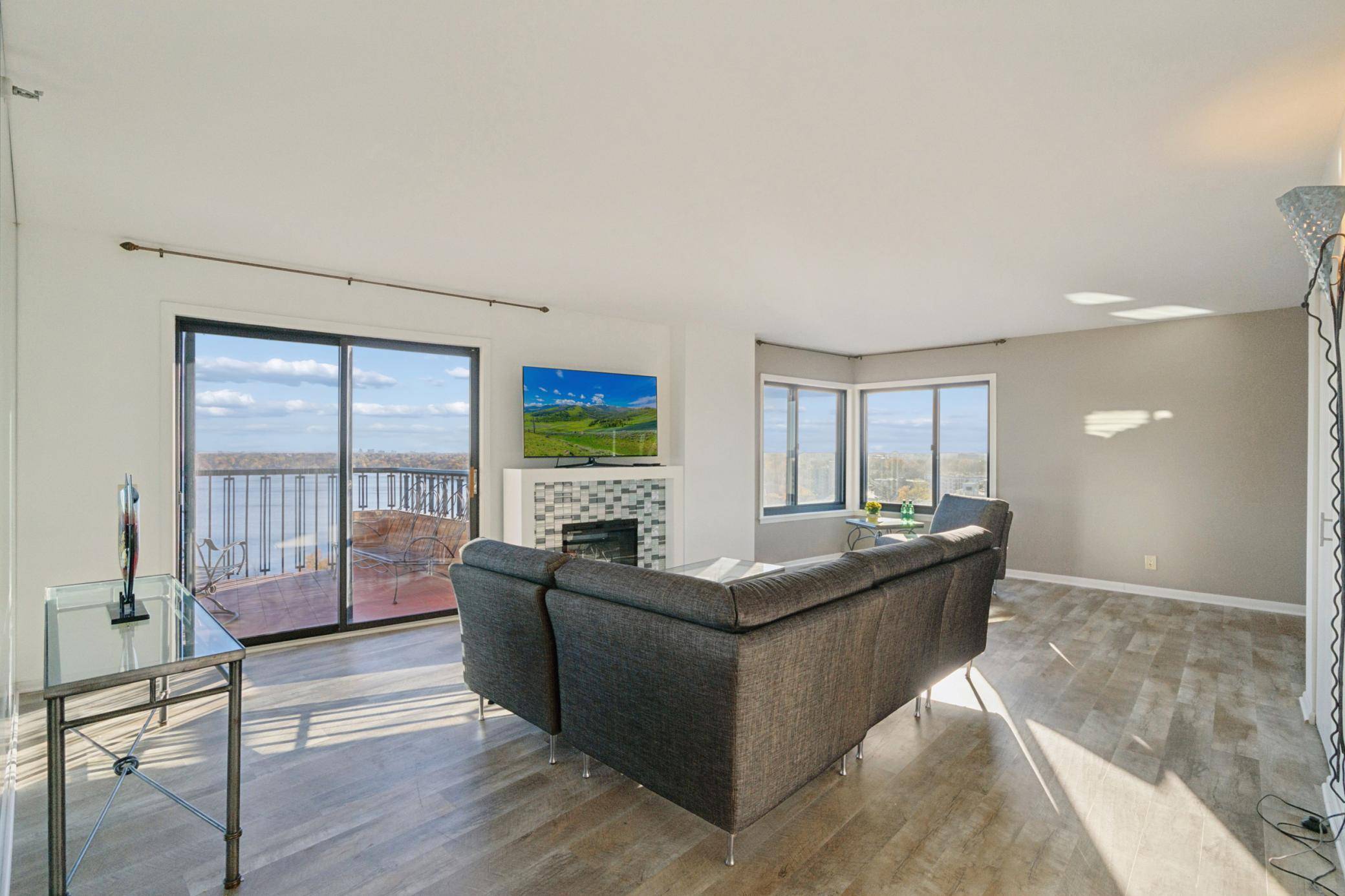 Minneapolis, MN 55416,2950 Dean Pkwy #1705