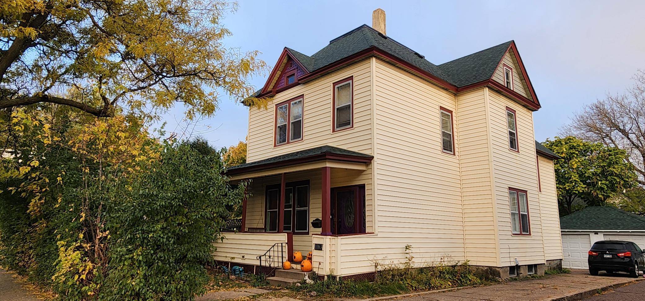 Saint Paul, MN 55106,1063 Burns AVE