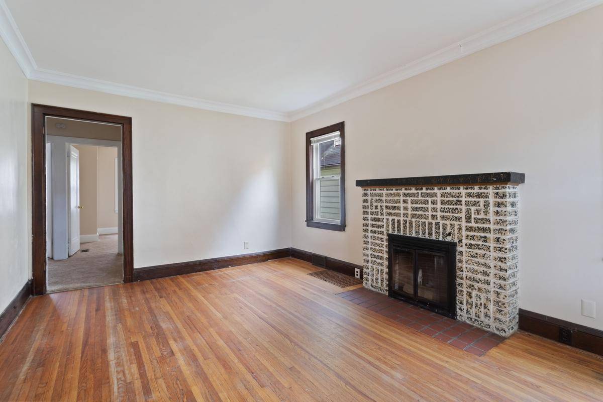 Minneapolis, MN 55411,2954 Russell AVE N