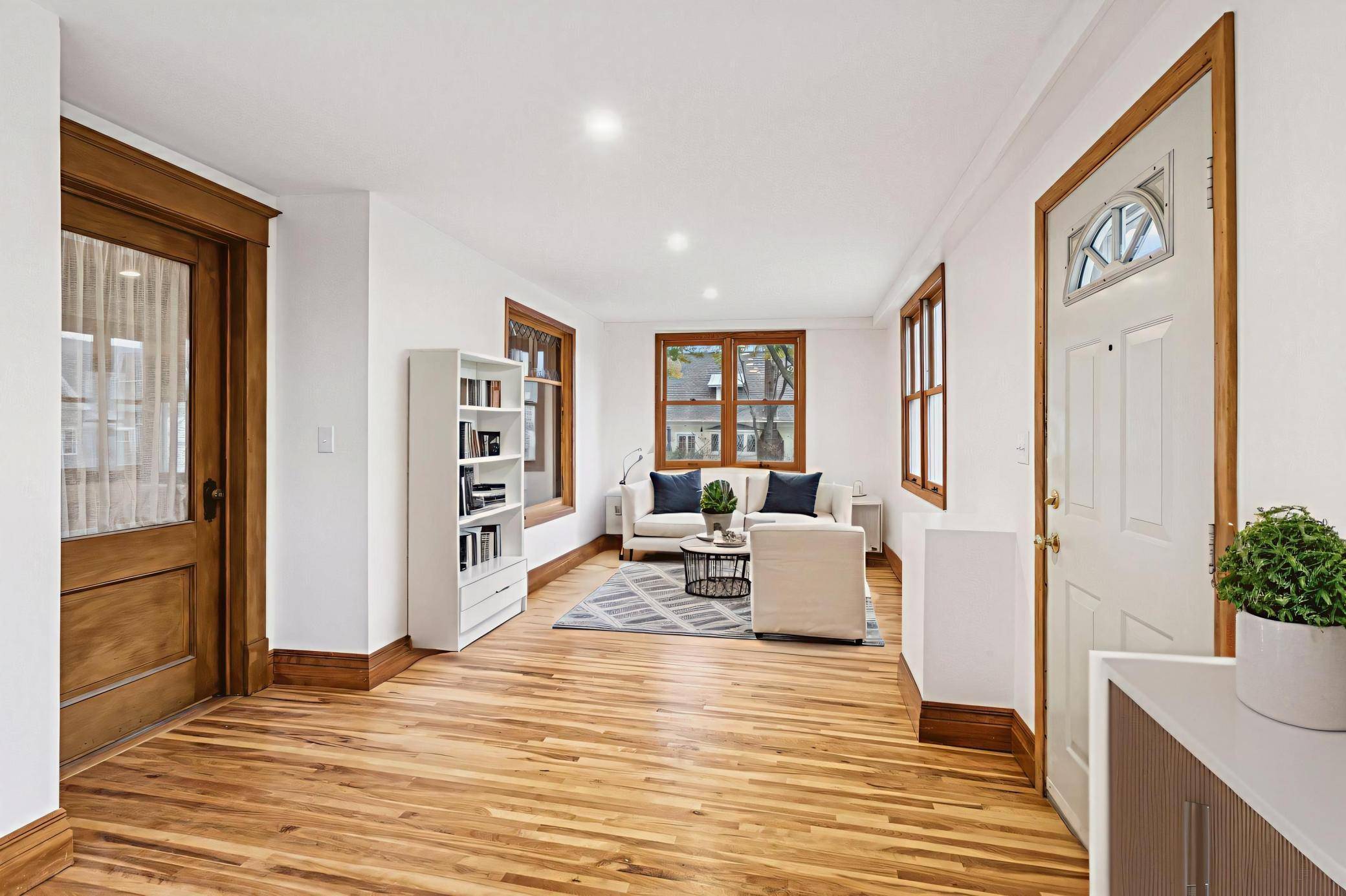 Minneapolis, MN 55410,4453 Zenith AVE S