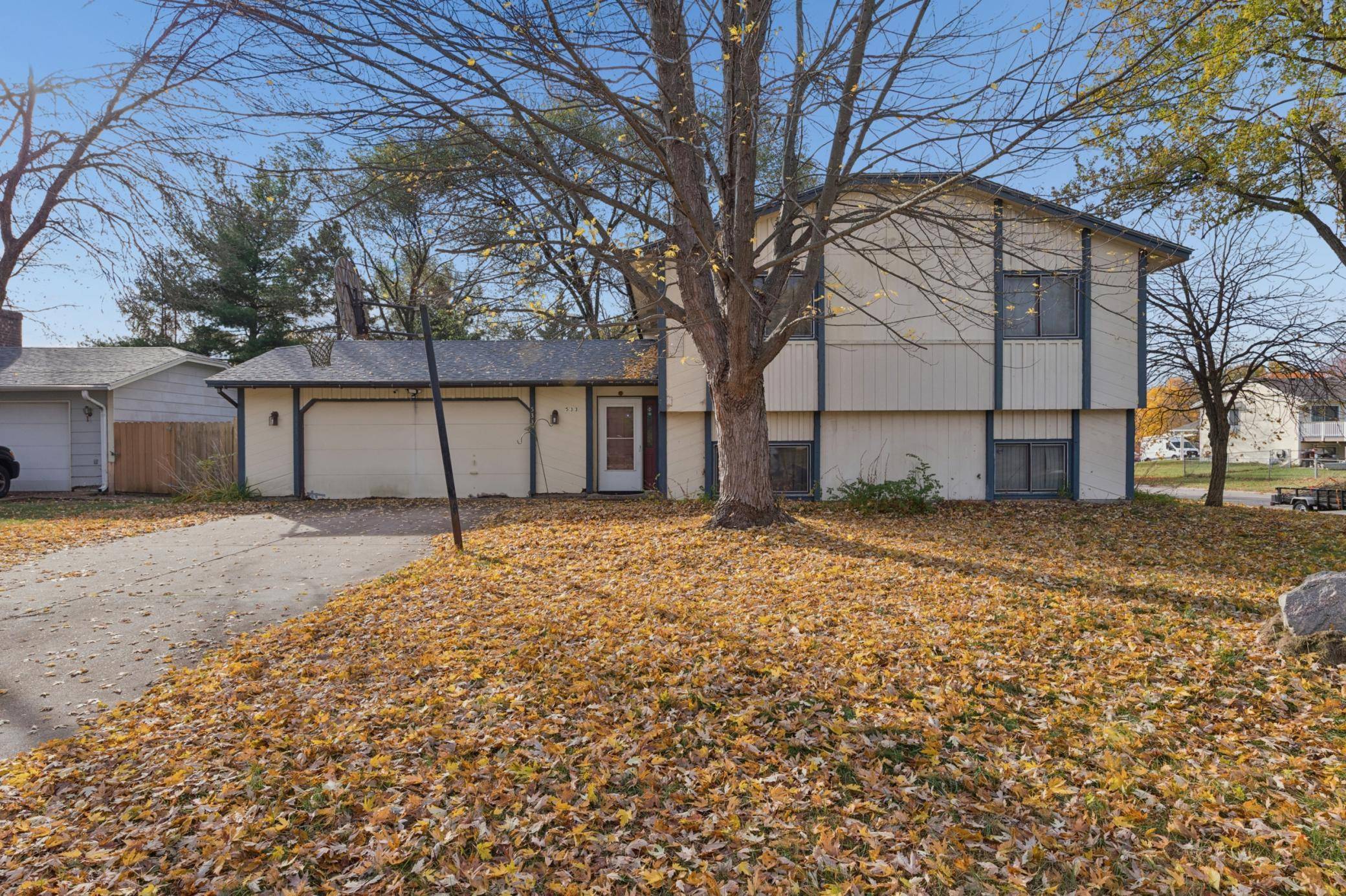 Brooklyn Park, MN 55444,533 81st AVE N