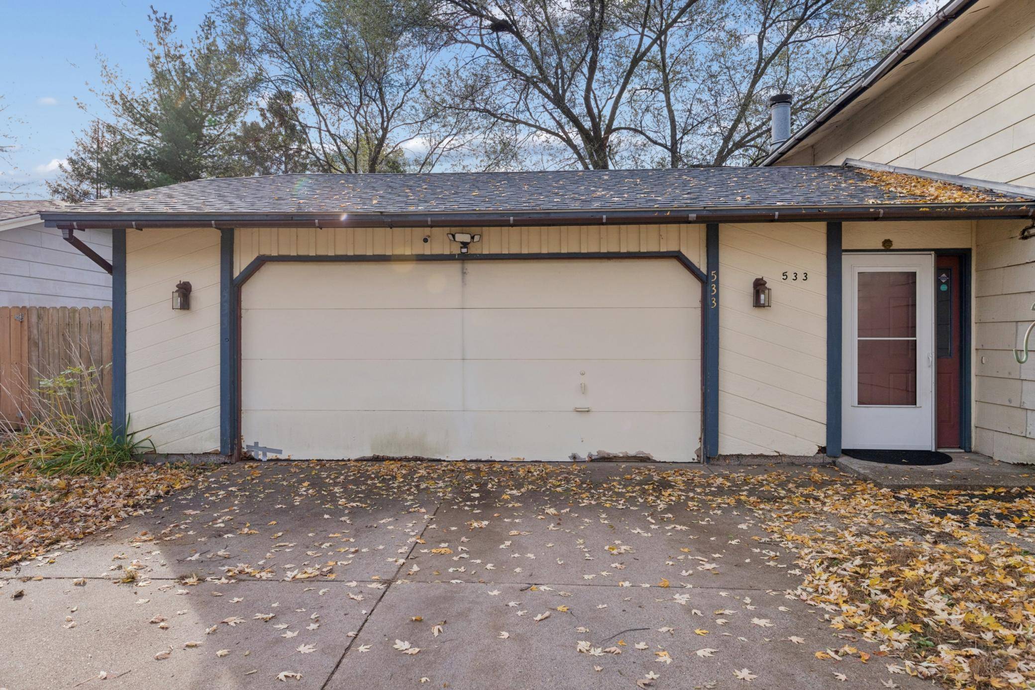 Brooklyn Park, MN 55444,533 81st AVE N