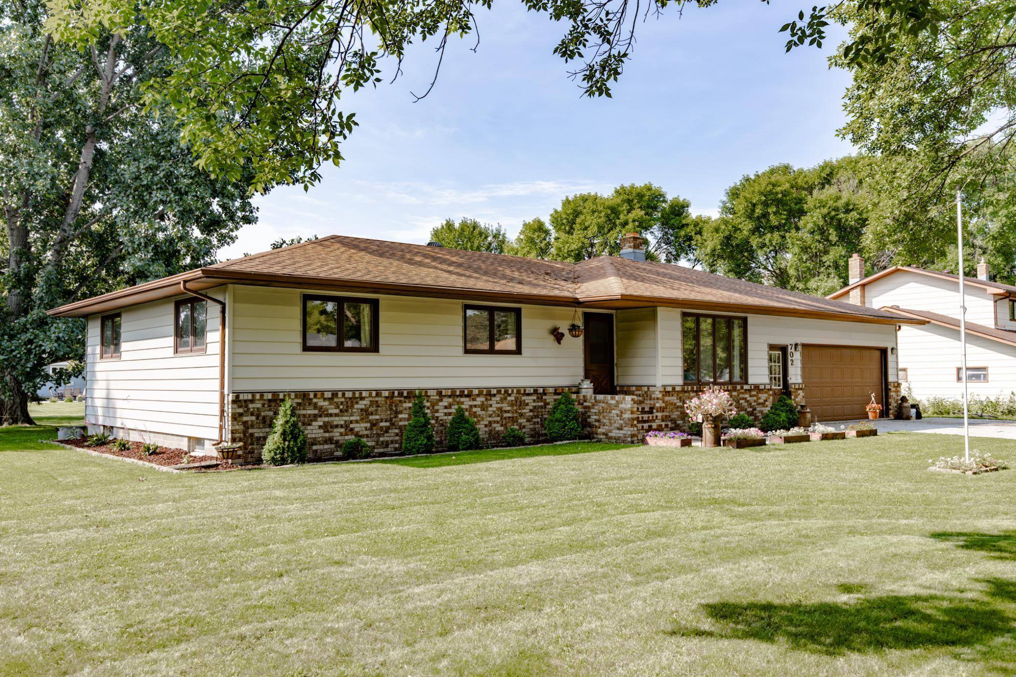 Barnesville, MN 56514,702 7th AVE SE