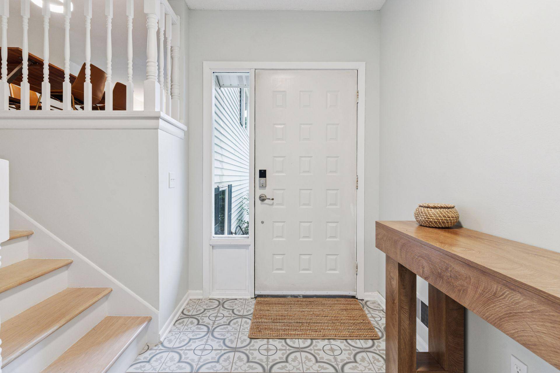 Roseville, MN 55113,613 S Owasso BLVD W