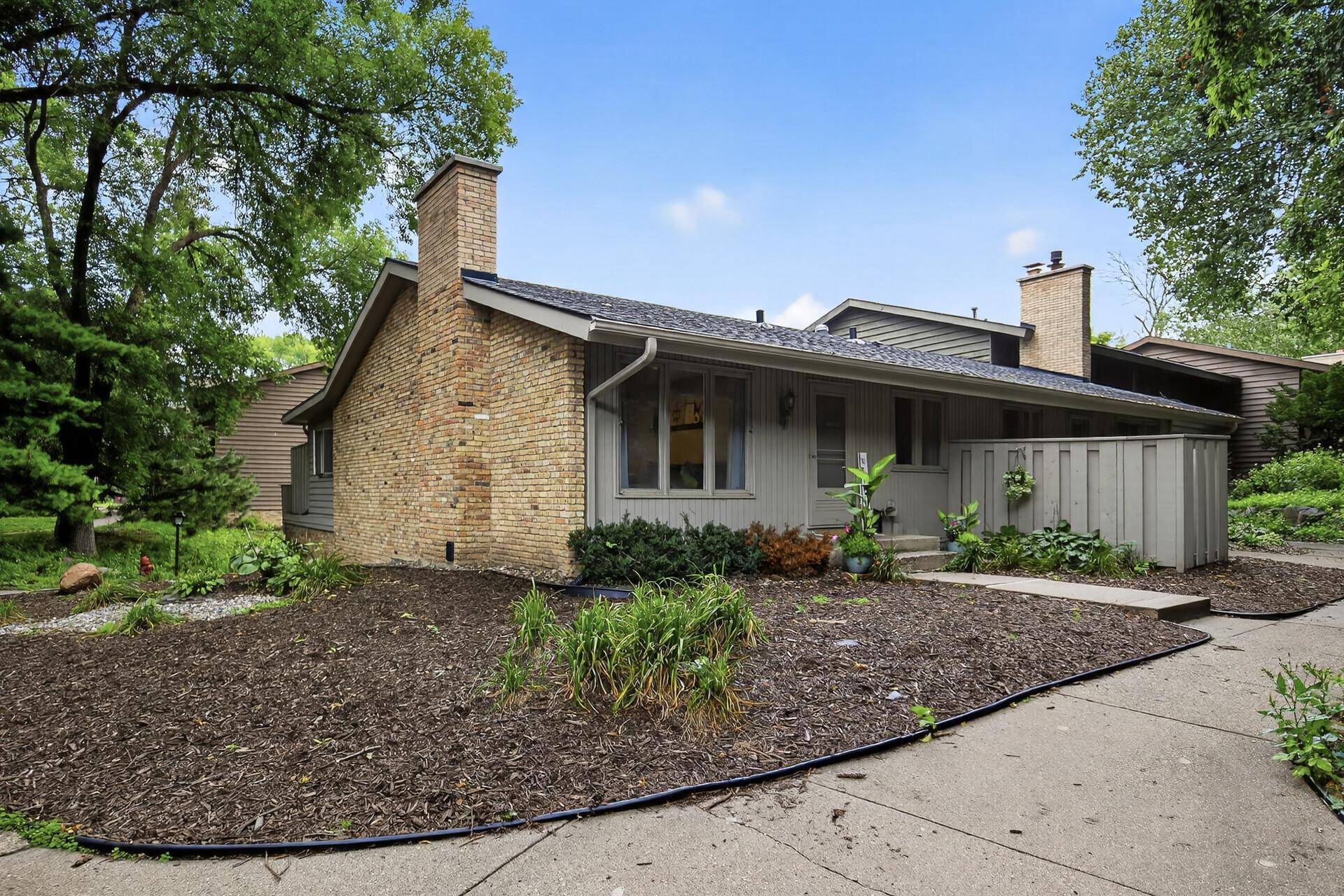 Burnsville, MN 55337,44 Walden ST