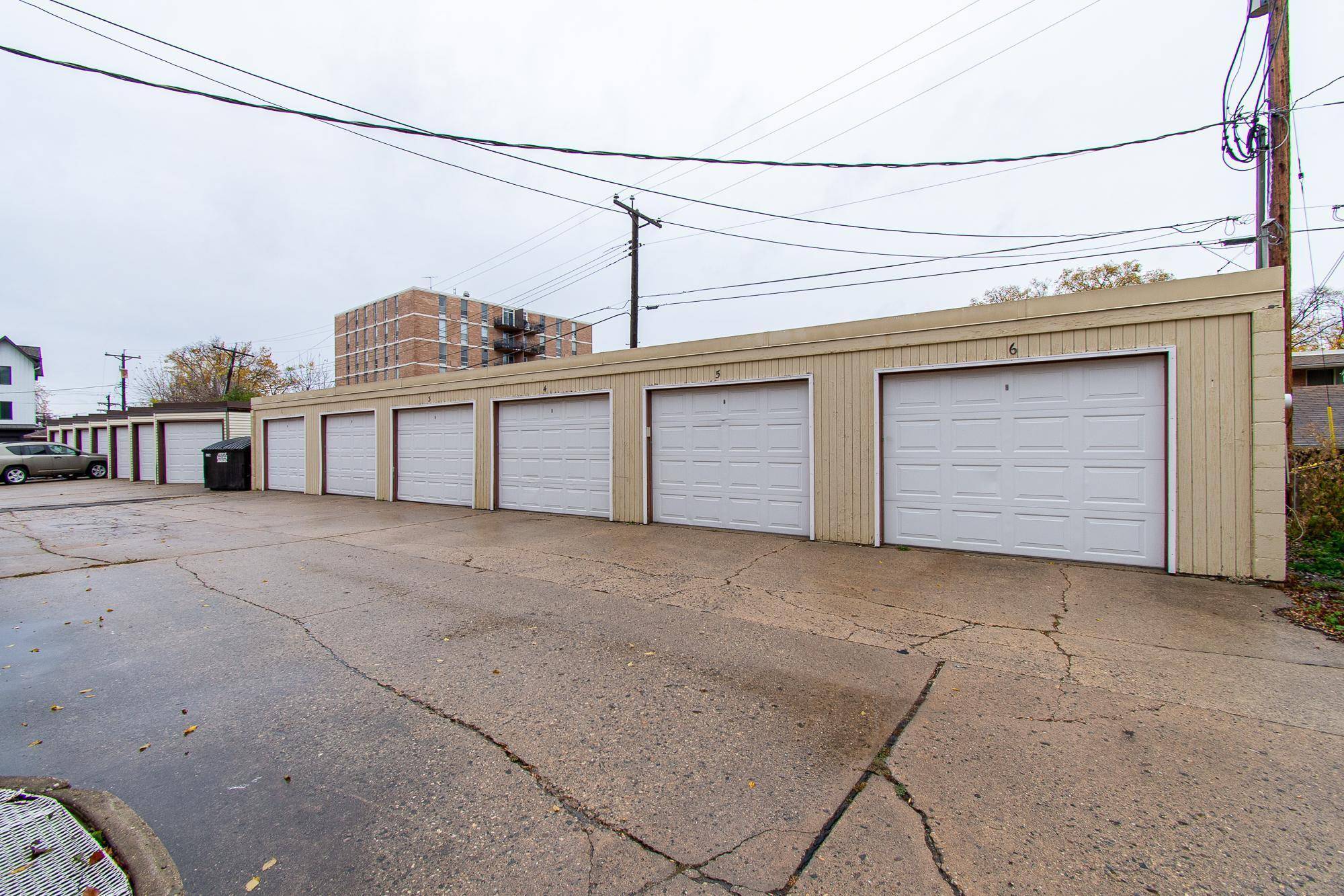 Fargo, ND 58103,612 8th ST S