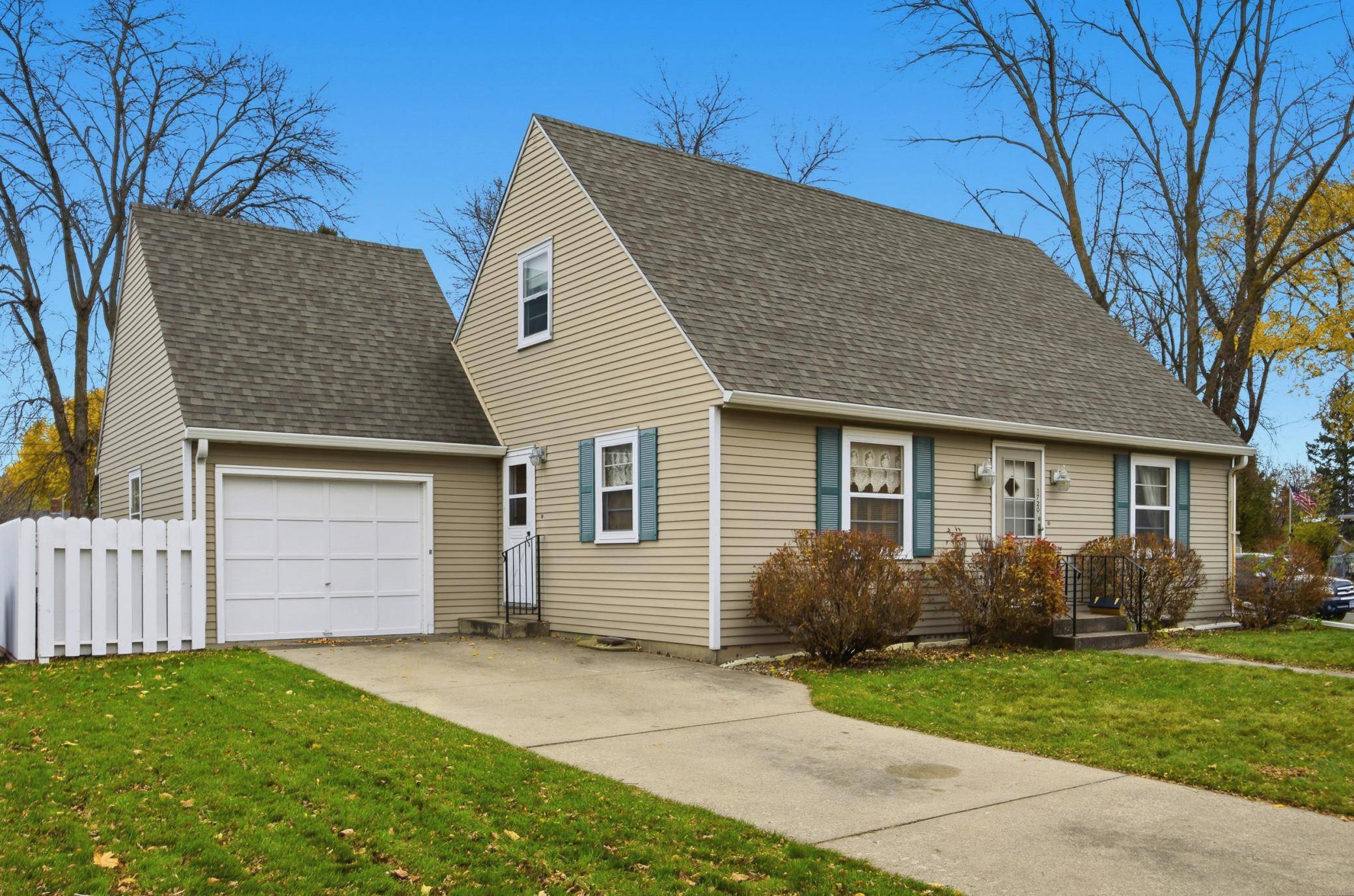 Moorhead, MN 56560,1720 12th ST S