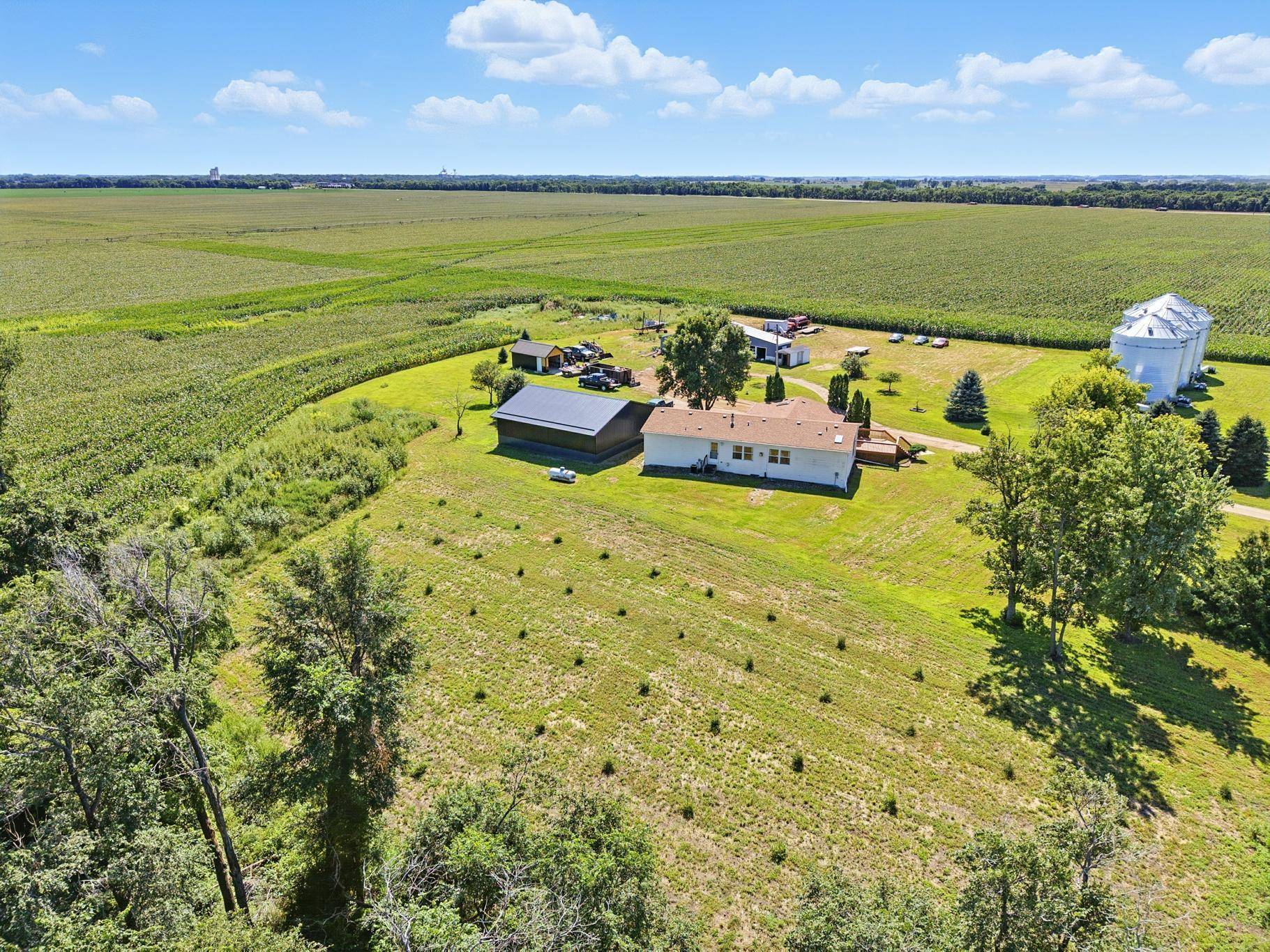 Appleton, MN 56208,755 240th AVE SW