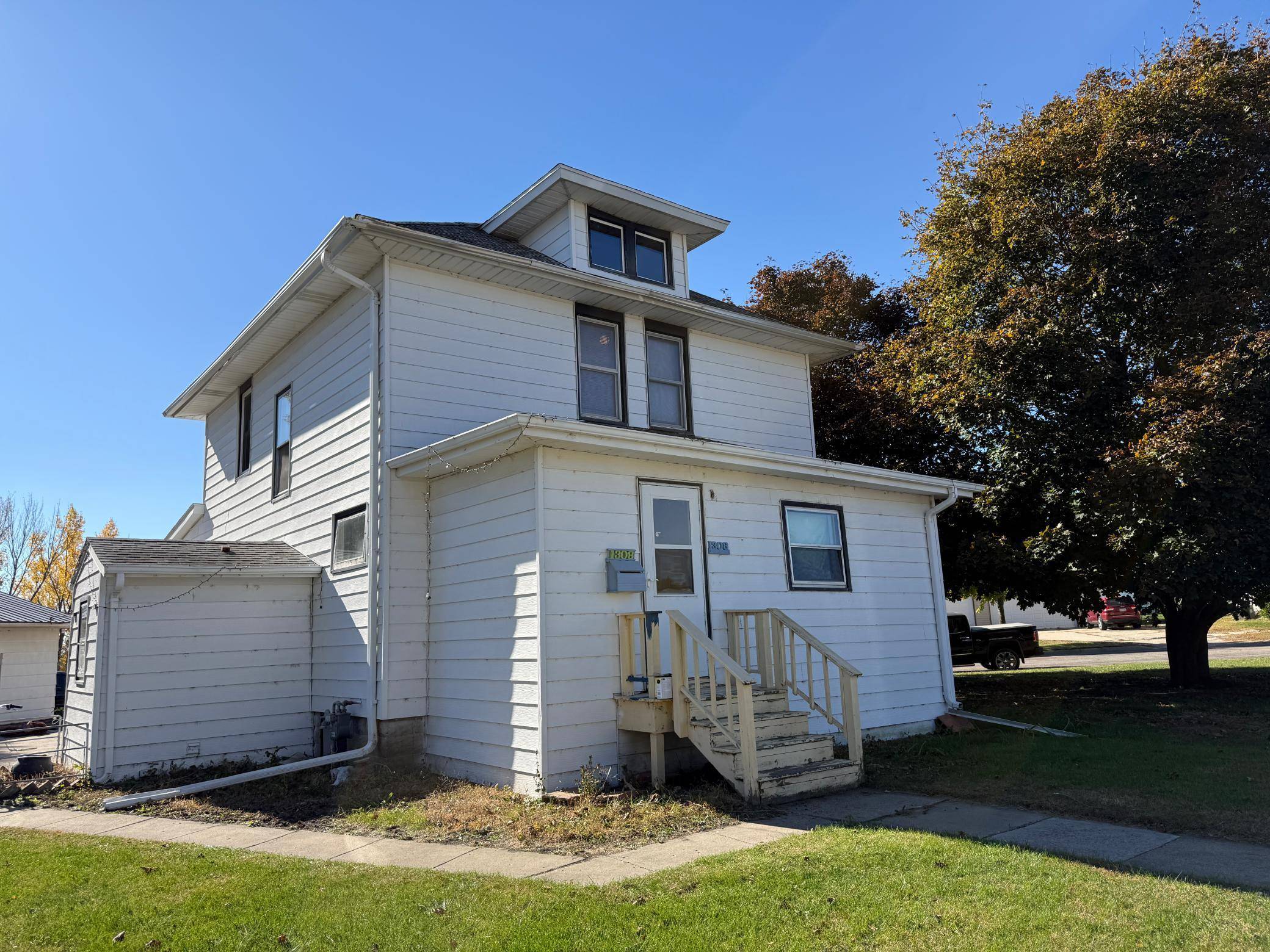 Worthington, MN 56187,1308 East AVE