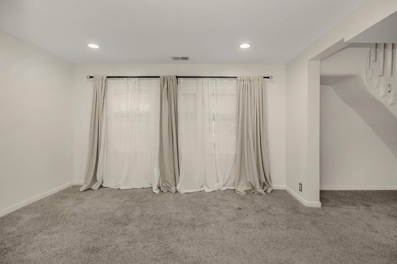 Saint Paul, MN 55102,398 Banfil ST