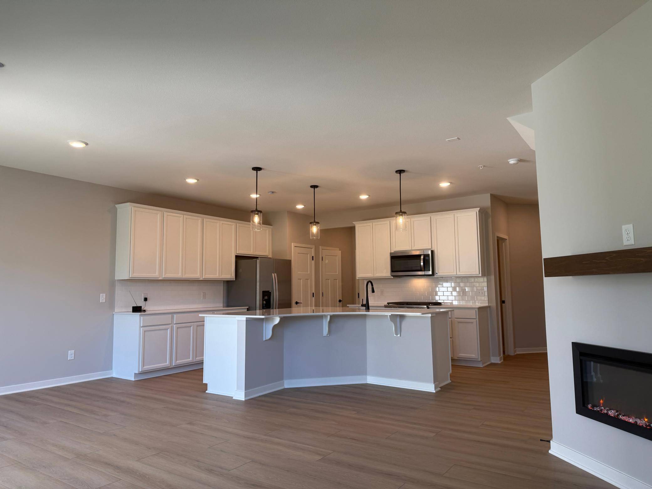 Rosemount, MN 55068,14983 Avondale VW