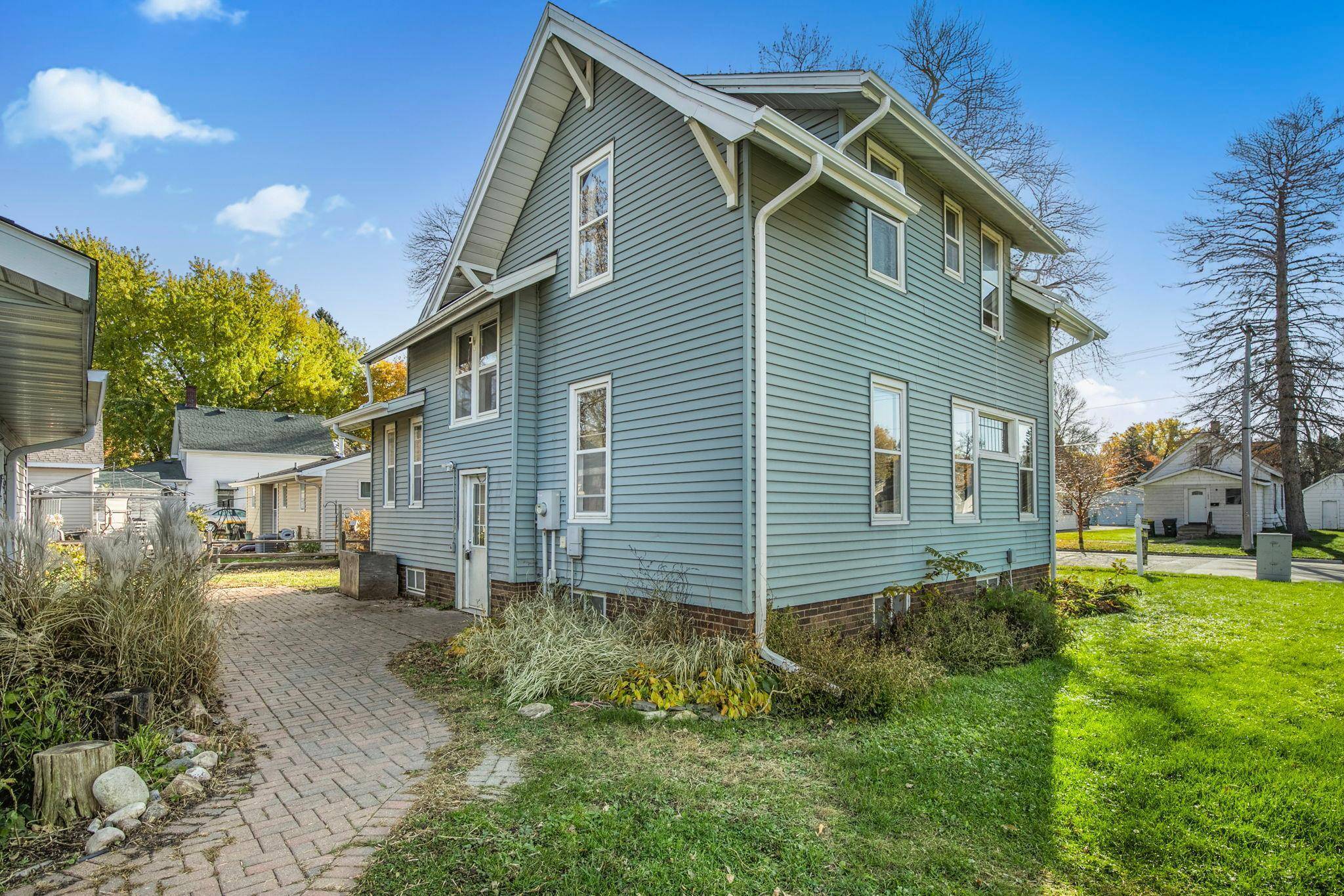 Willmar, MN 56201,1224 Becker AVE SW