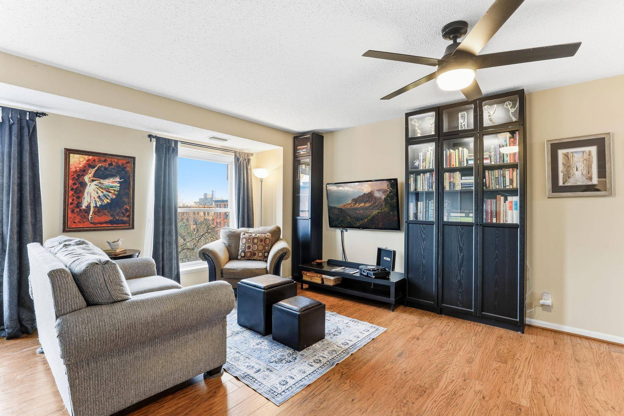 Saint Paul, MN 55101,198 6th ST E #501