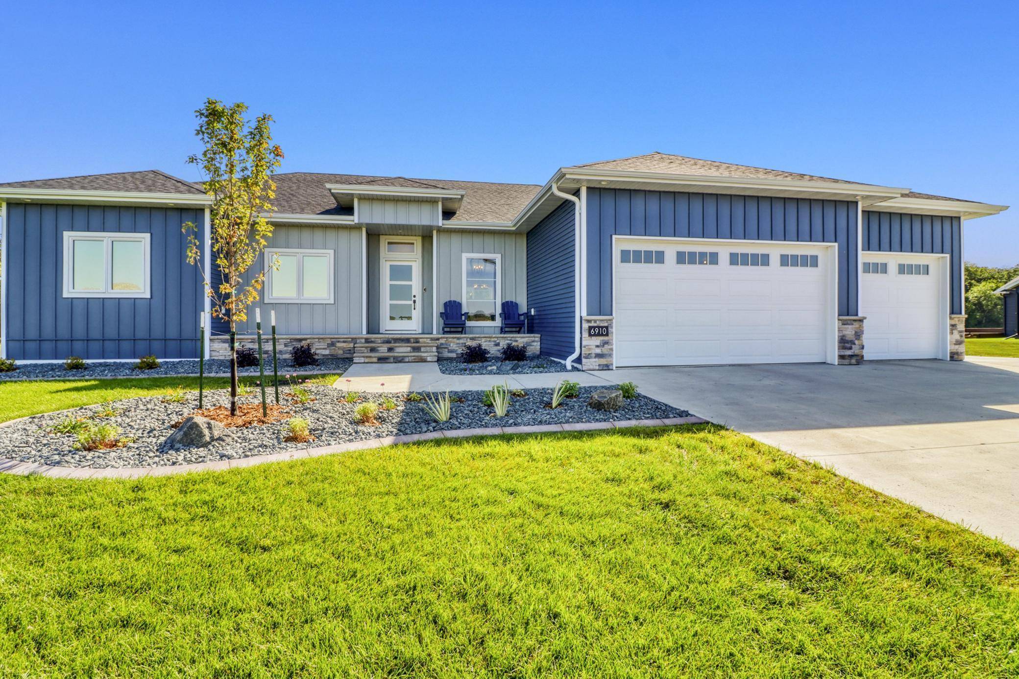 Moorhead, MN 56560,6910 2nd ST NW