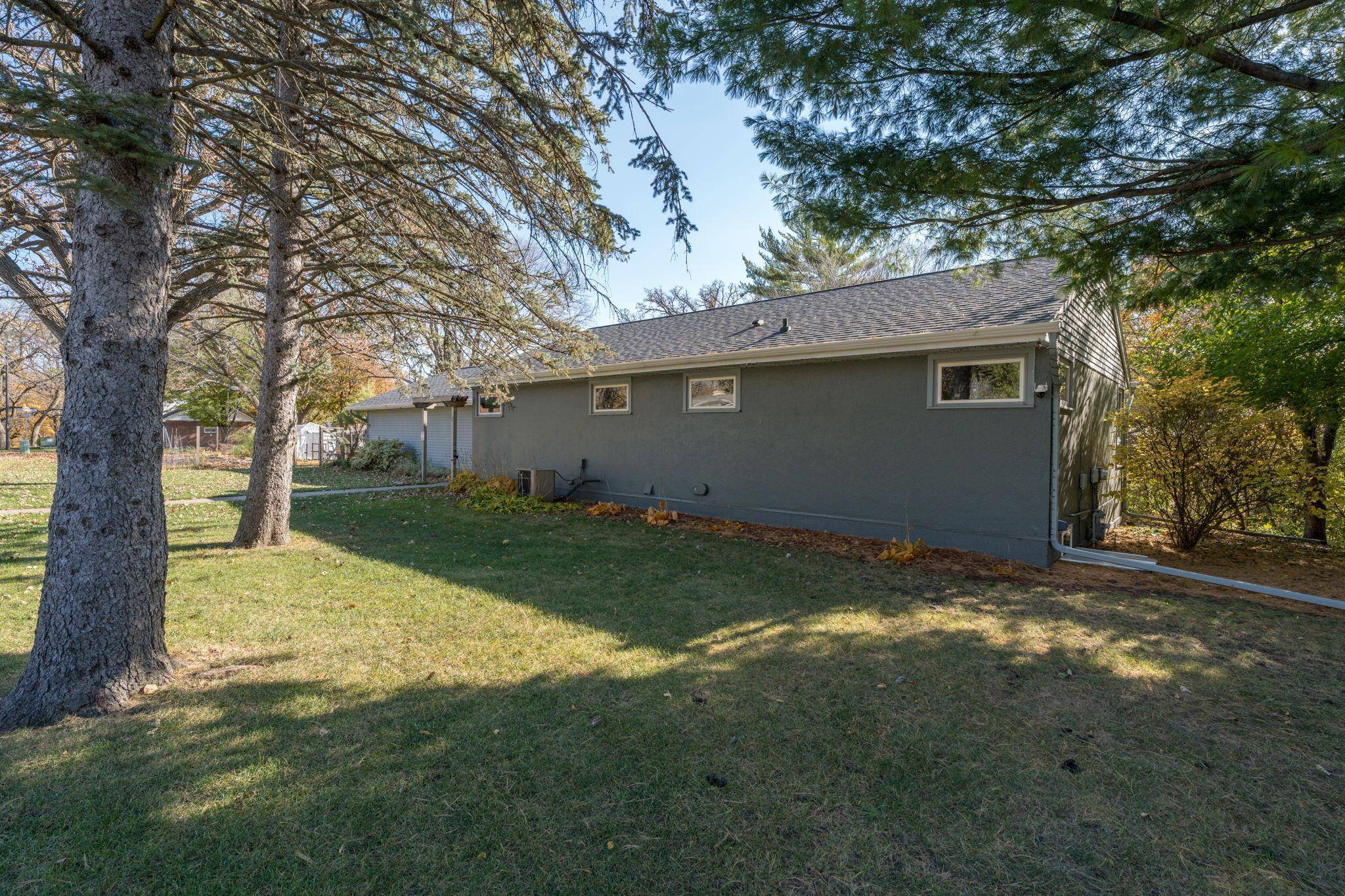 North Mankato, MN 56003,451 Forest LN