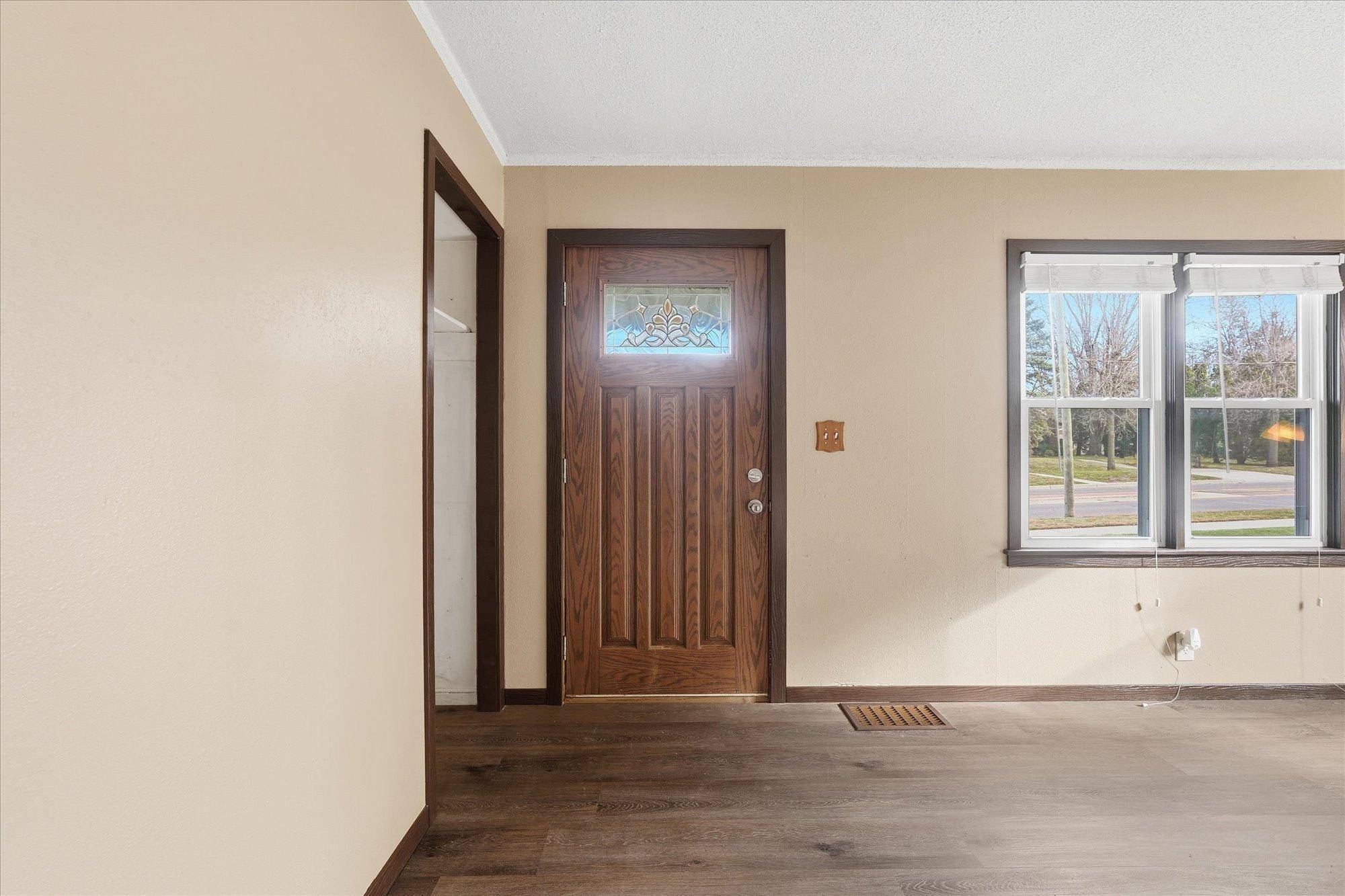 Sauk Rapids, MN 56379,117 6th AVE N