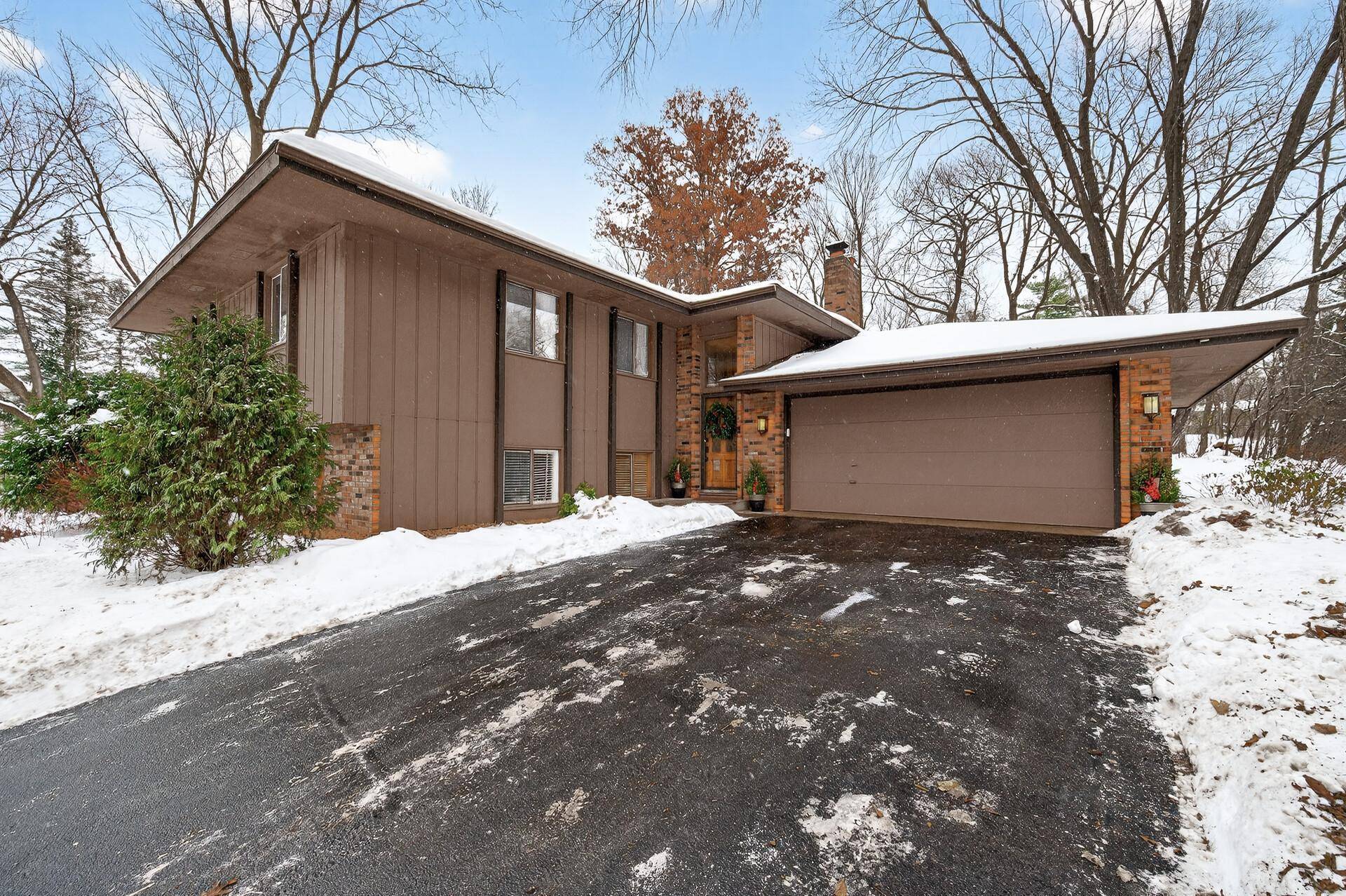 Burnsville, MN 55337,12825 Woodview LN