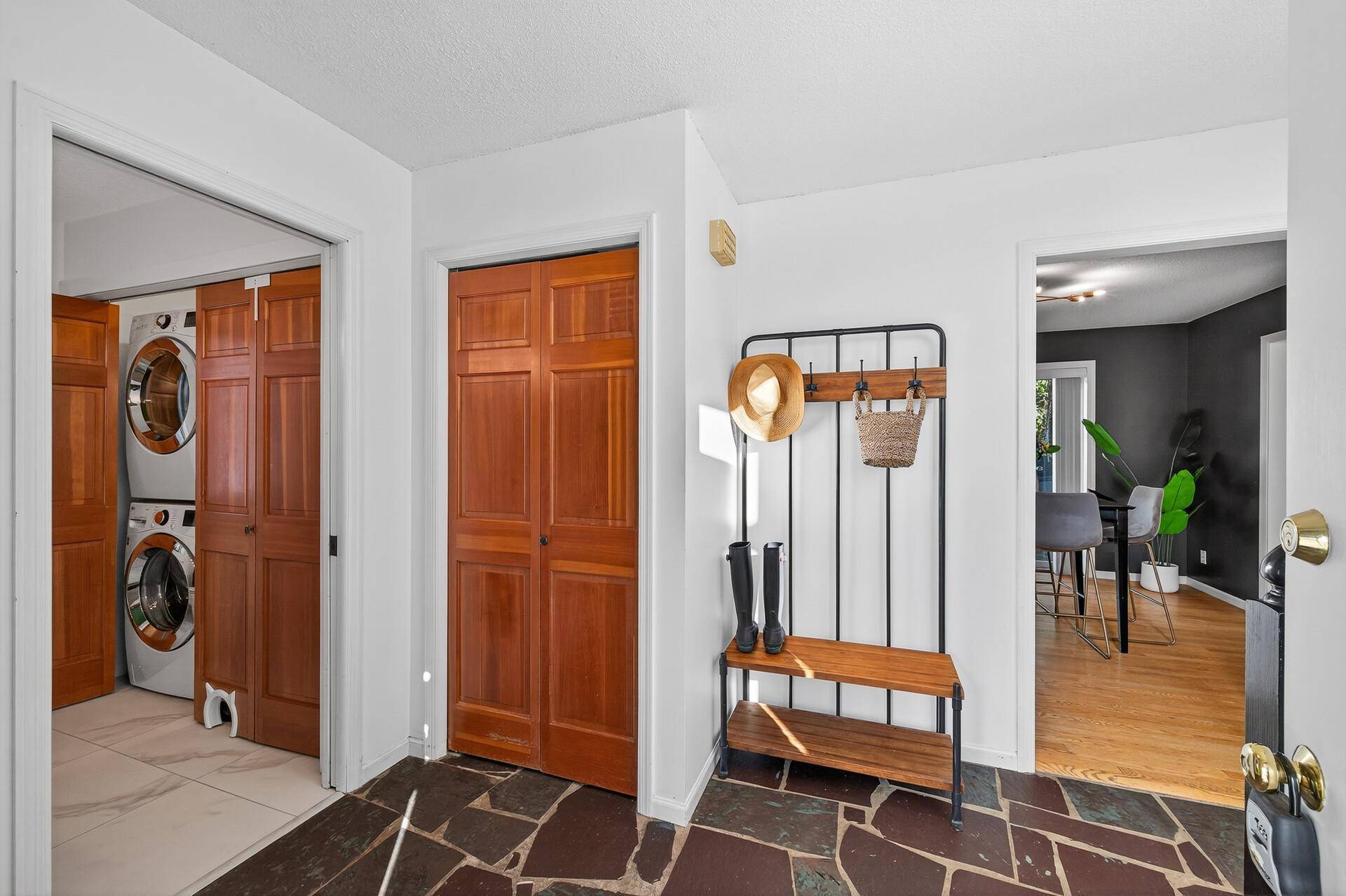 Vadnais Heights, MN 55127,383 Tessier CIR