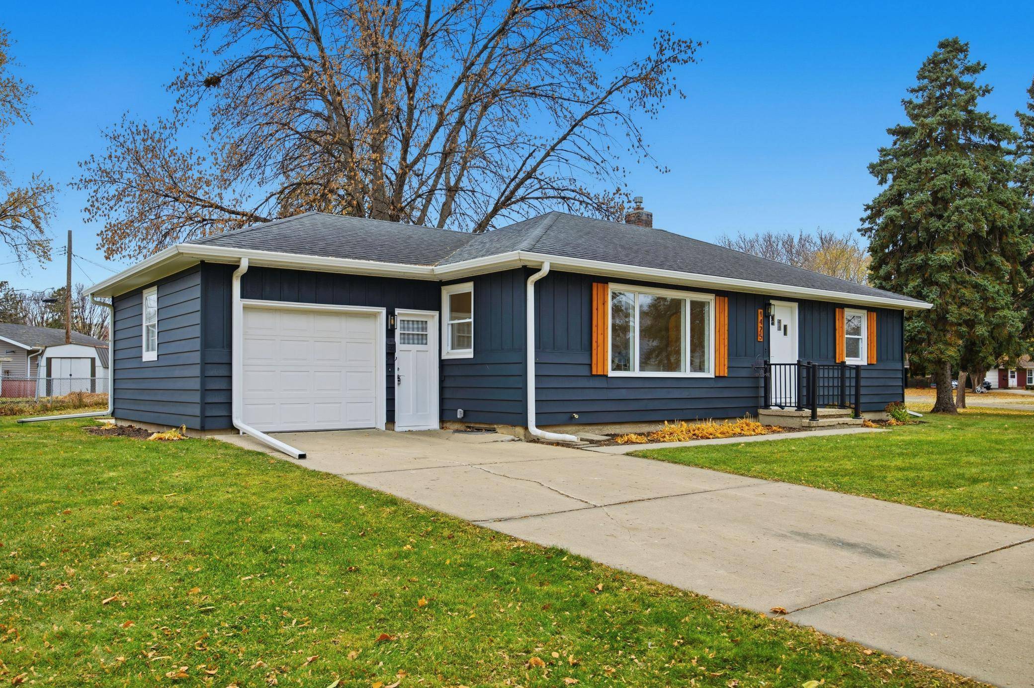 Fargo, ND 58103,1425 11th ST S