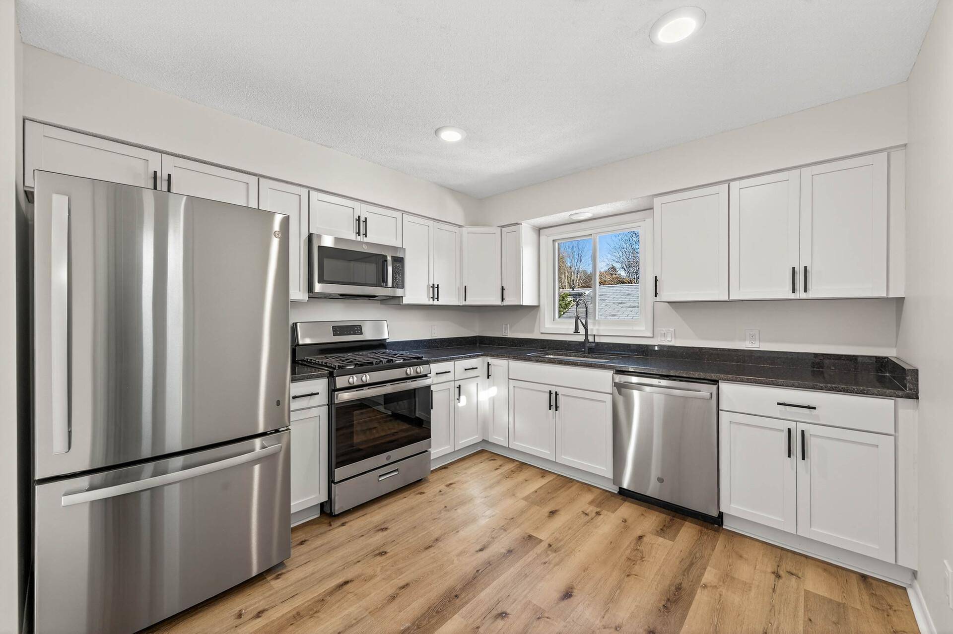 Crystal, MN 55422,3432 Lee AVE N