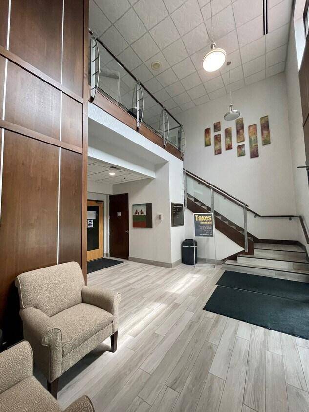 Minnetonka, MN 55305,2000 Plymouth RD