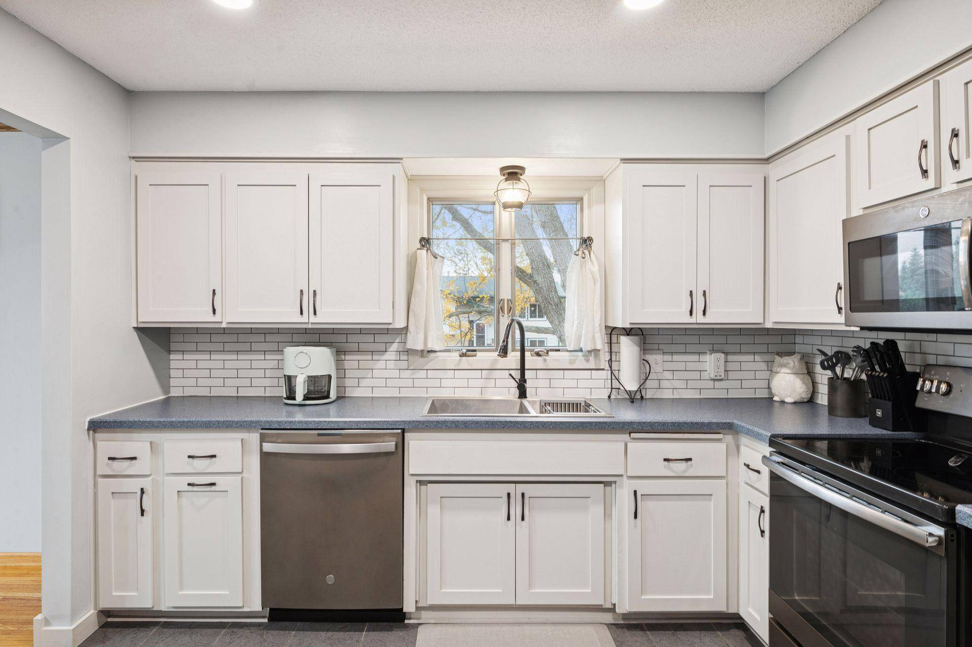 Vadnais Heights, MN 55127,4384 Oakhurst AVE