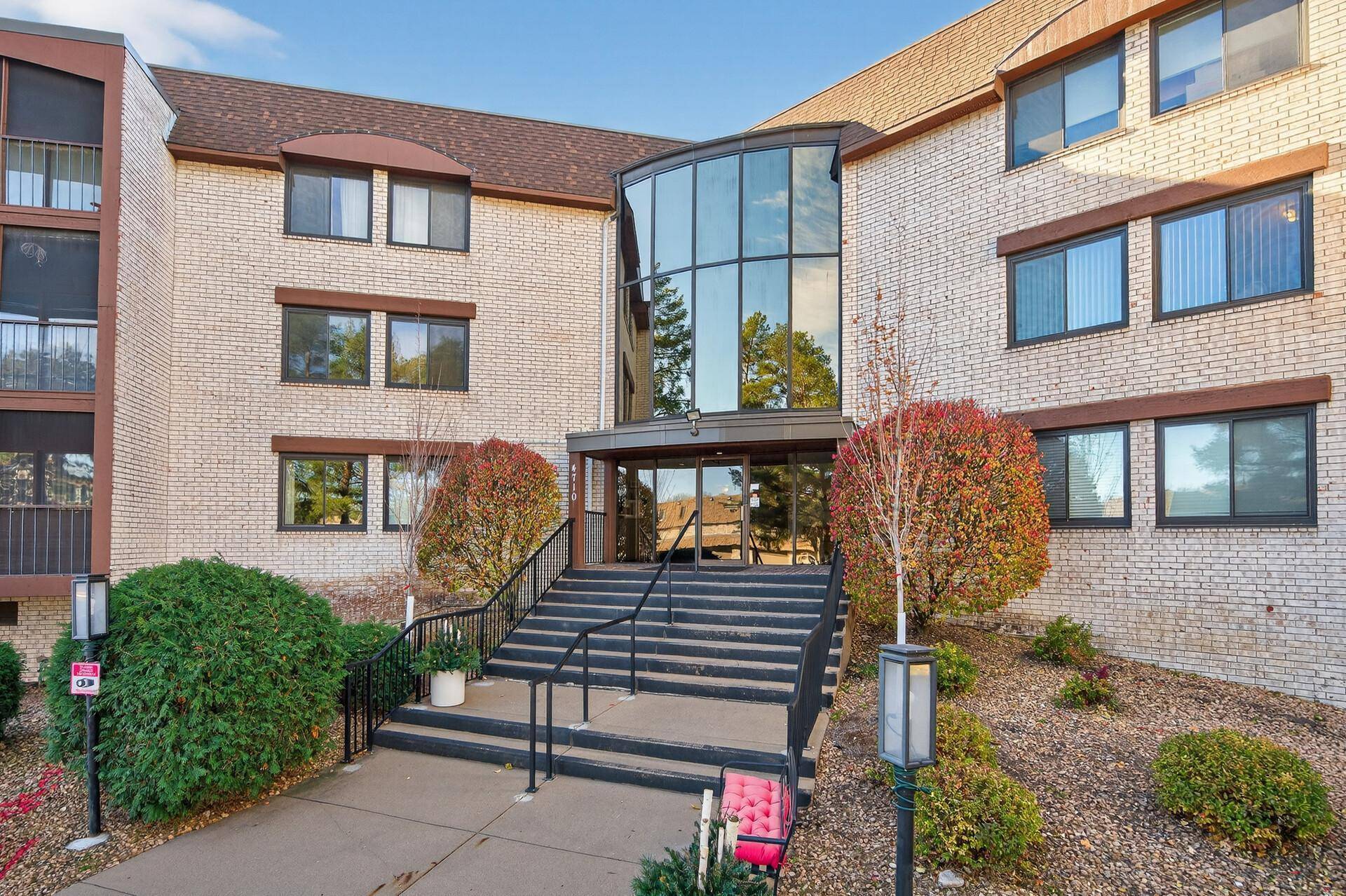 Crystal, MN 55429,4710 58th AVE N #202