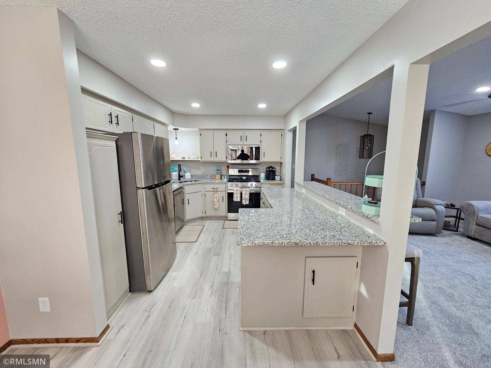 Shoreview, MN 55126,5561 Donegal DR