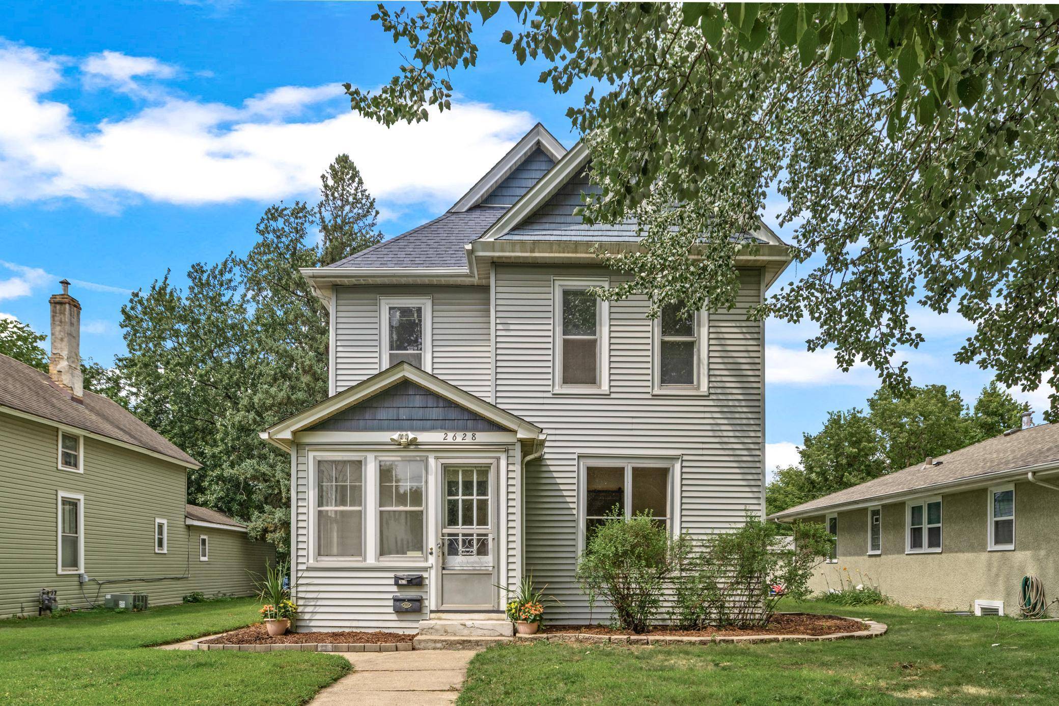 Minneapolis, MN 55418,2628 Quincy ST NE