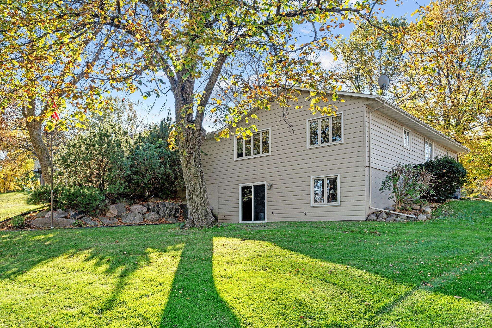 Maple Grove, MN 55311,7720 Niagara LN N