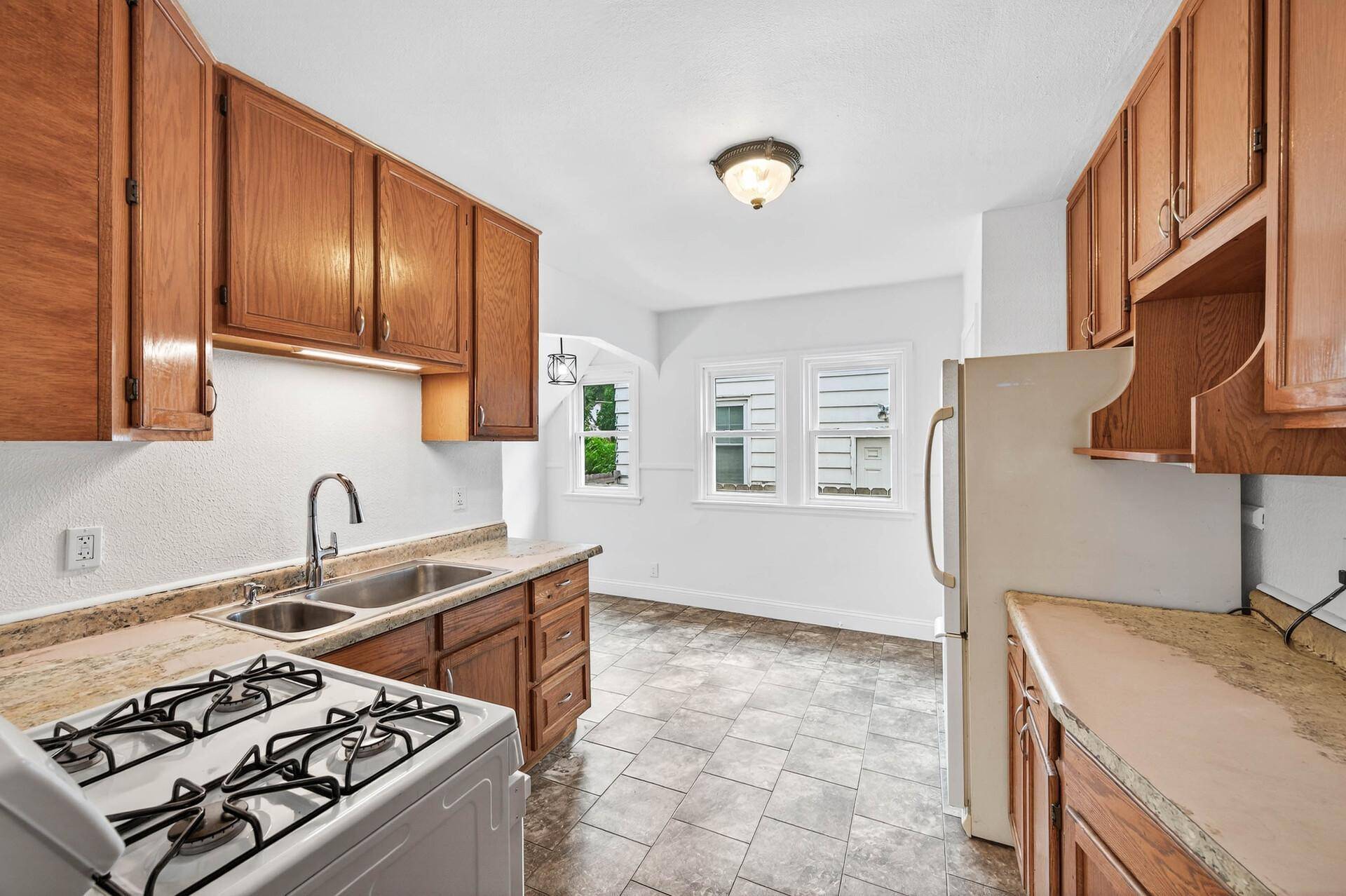 Saint Paul, MN 55106,1732 Maryland AVE E