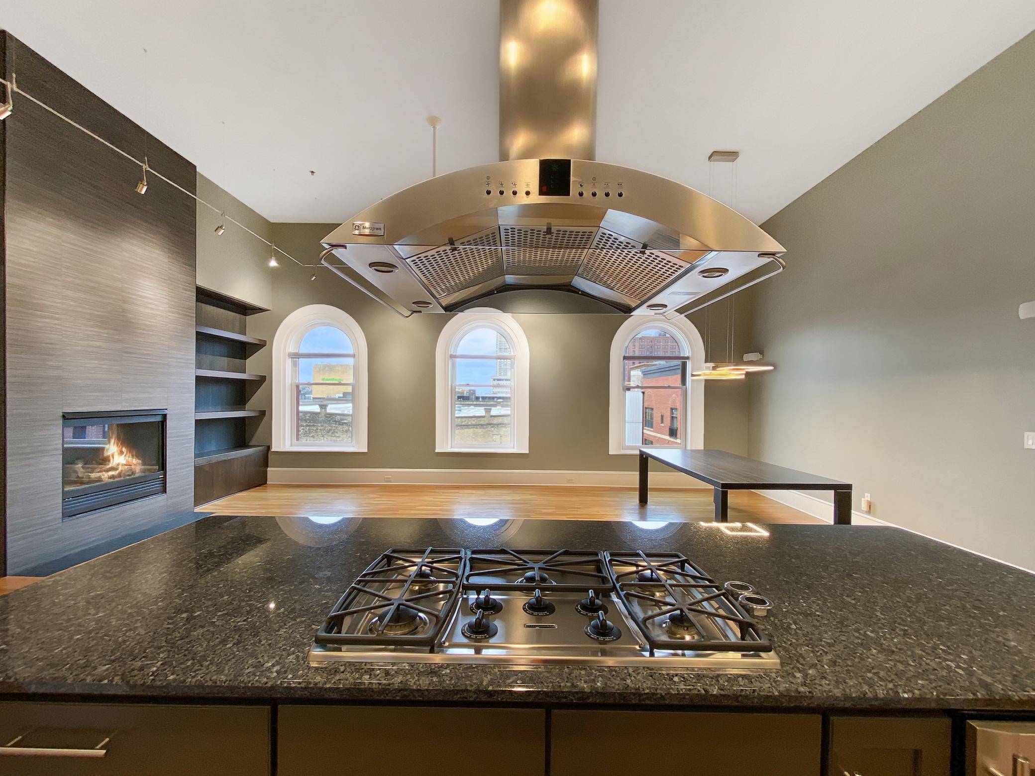 Saint Paul, MN 55101,300 Wall ST #708