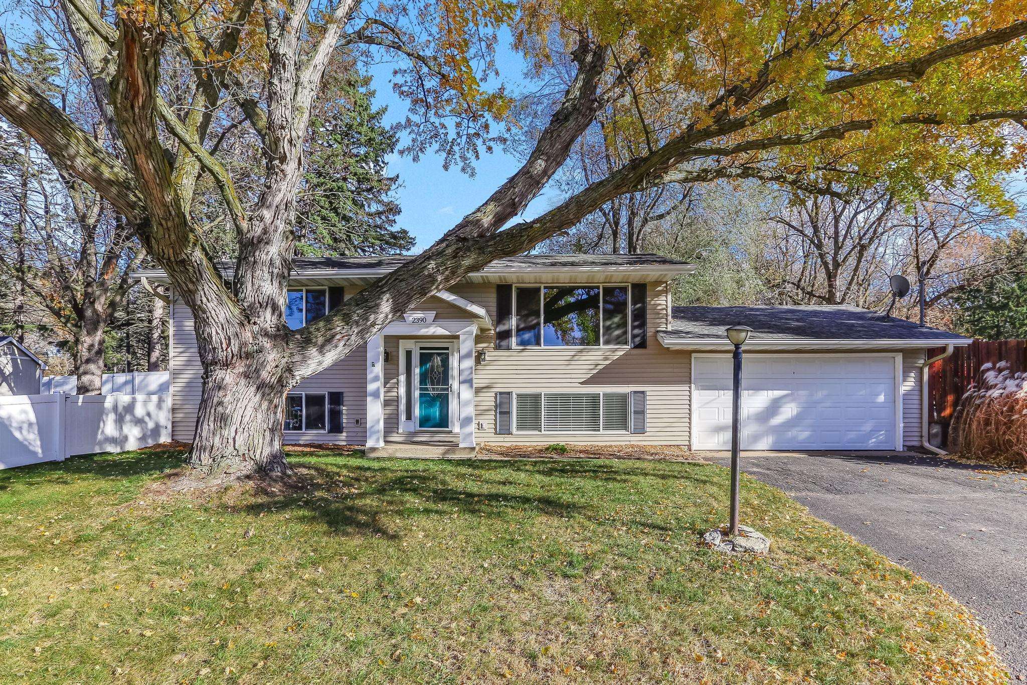 Roseville, MN 55113,2390 Cohansey BLVD