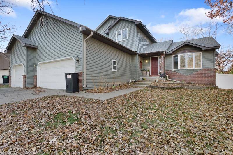 Eagan, MN 55122,2065 Kings RD