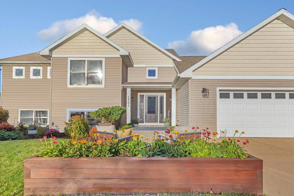 Saint Peter, MN 56082,1401 Lloyd LN