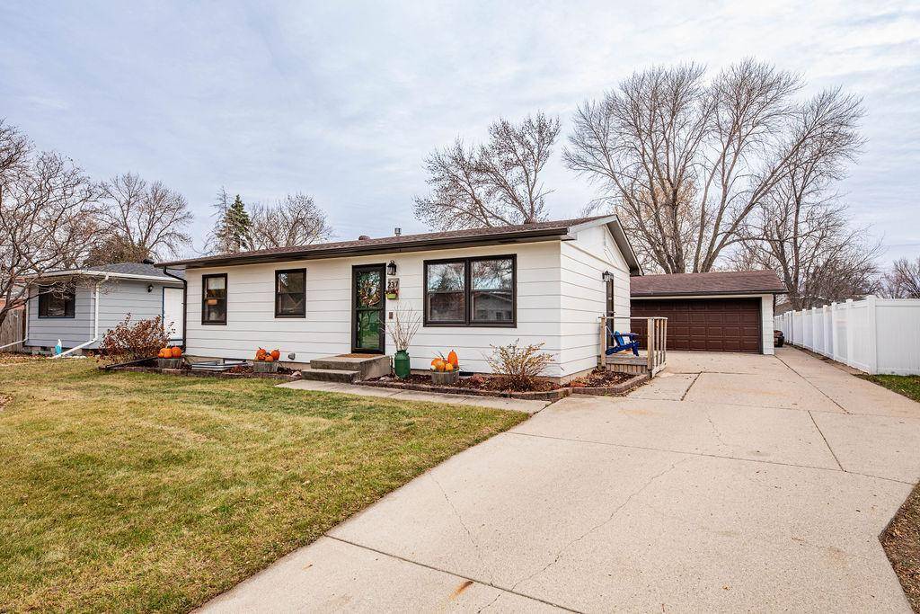 West Fargo, ND 58078,237 11th AVE W
