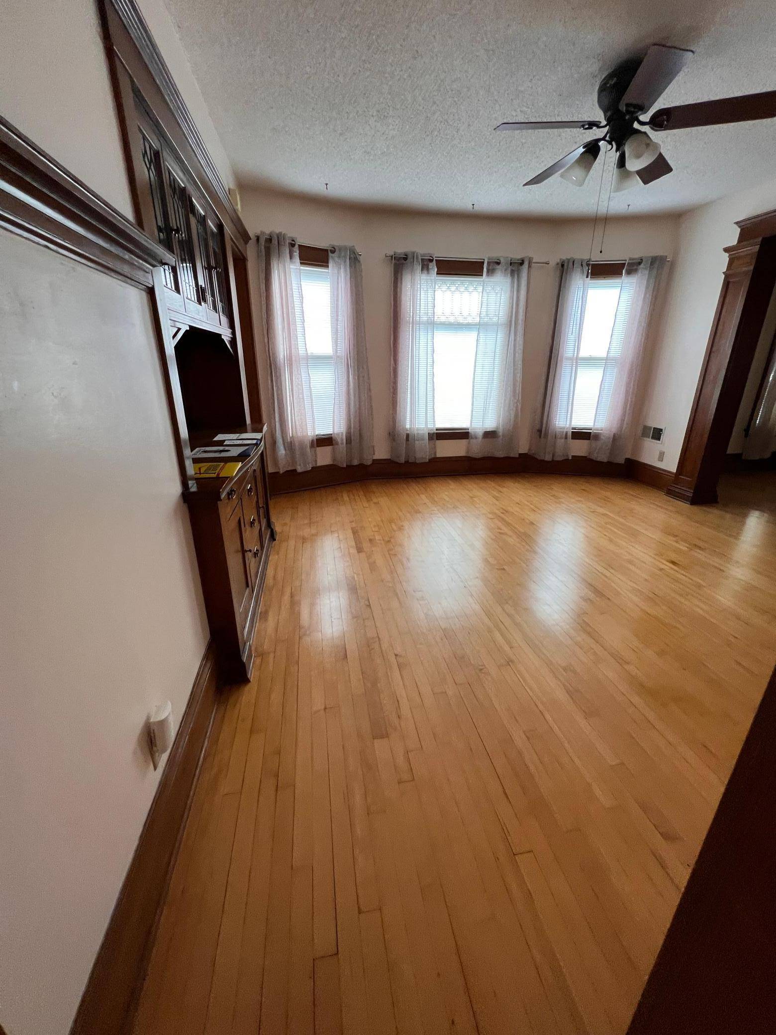 Minneapolis, MN 55411,2804 N 4th ST