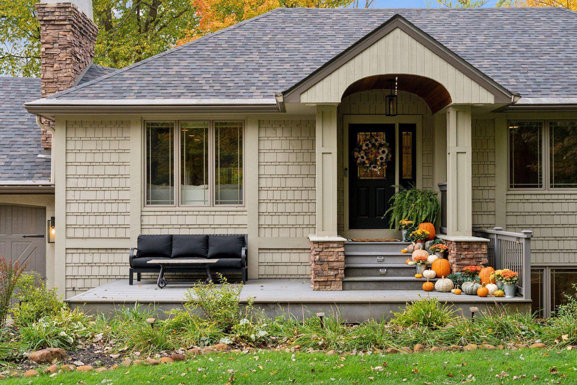 Deephaven, MN 55391,4195 Hillcrest LN