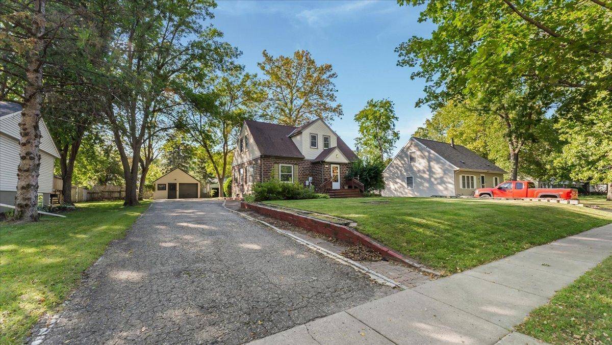 Willmar, MN 56201,828 15th ST