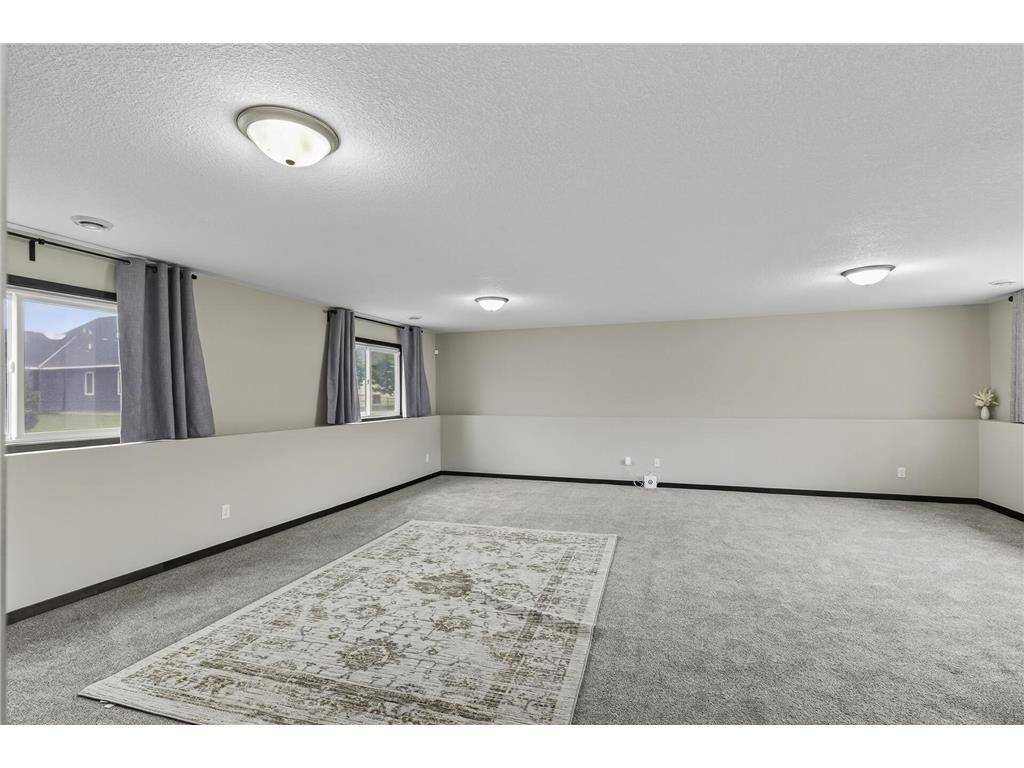 New Prague, MN 56071,1213 Olivia ST SE