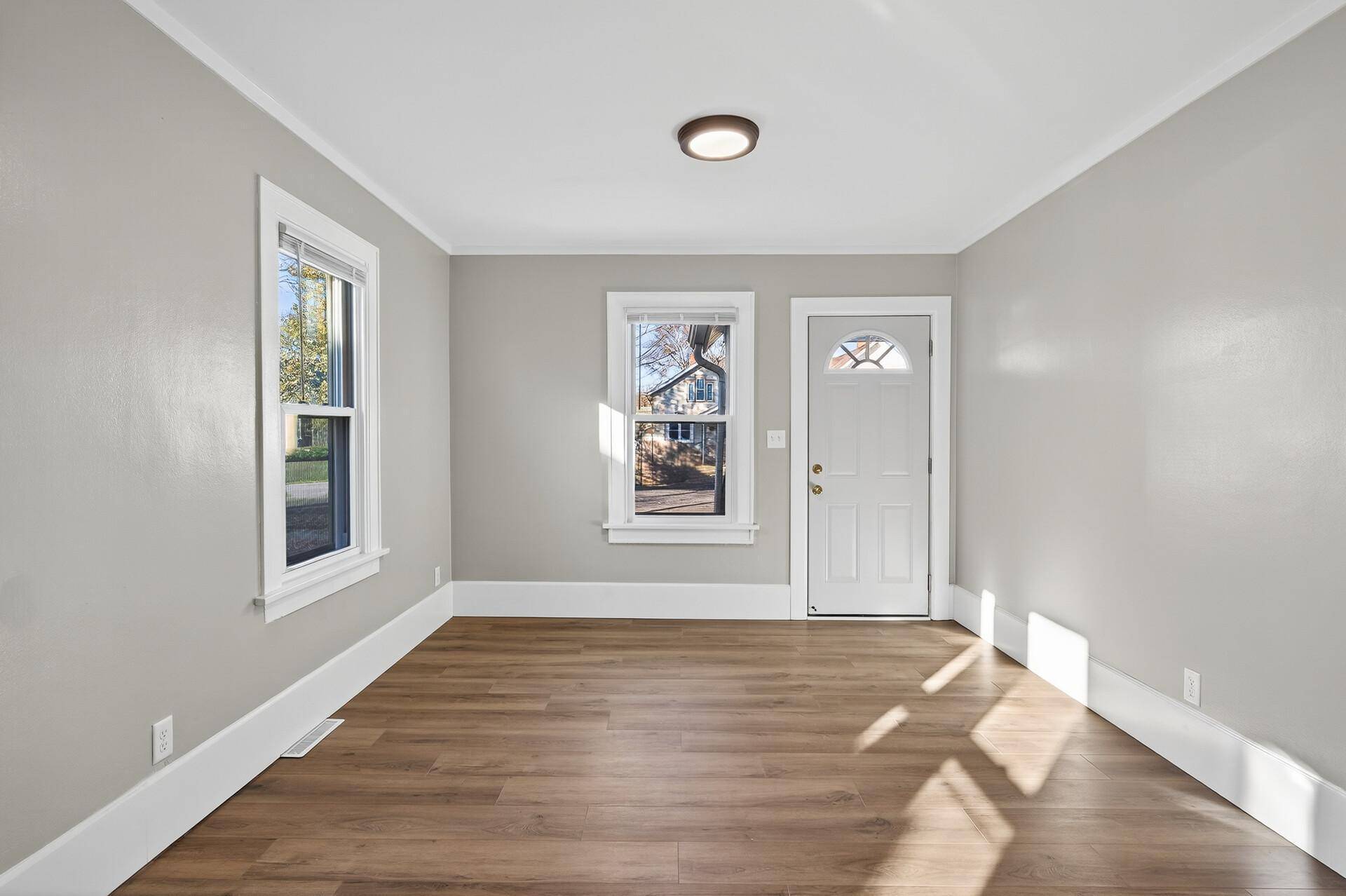 Saint Paul, MN 55104,1654 Edmund AVE