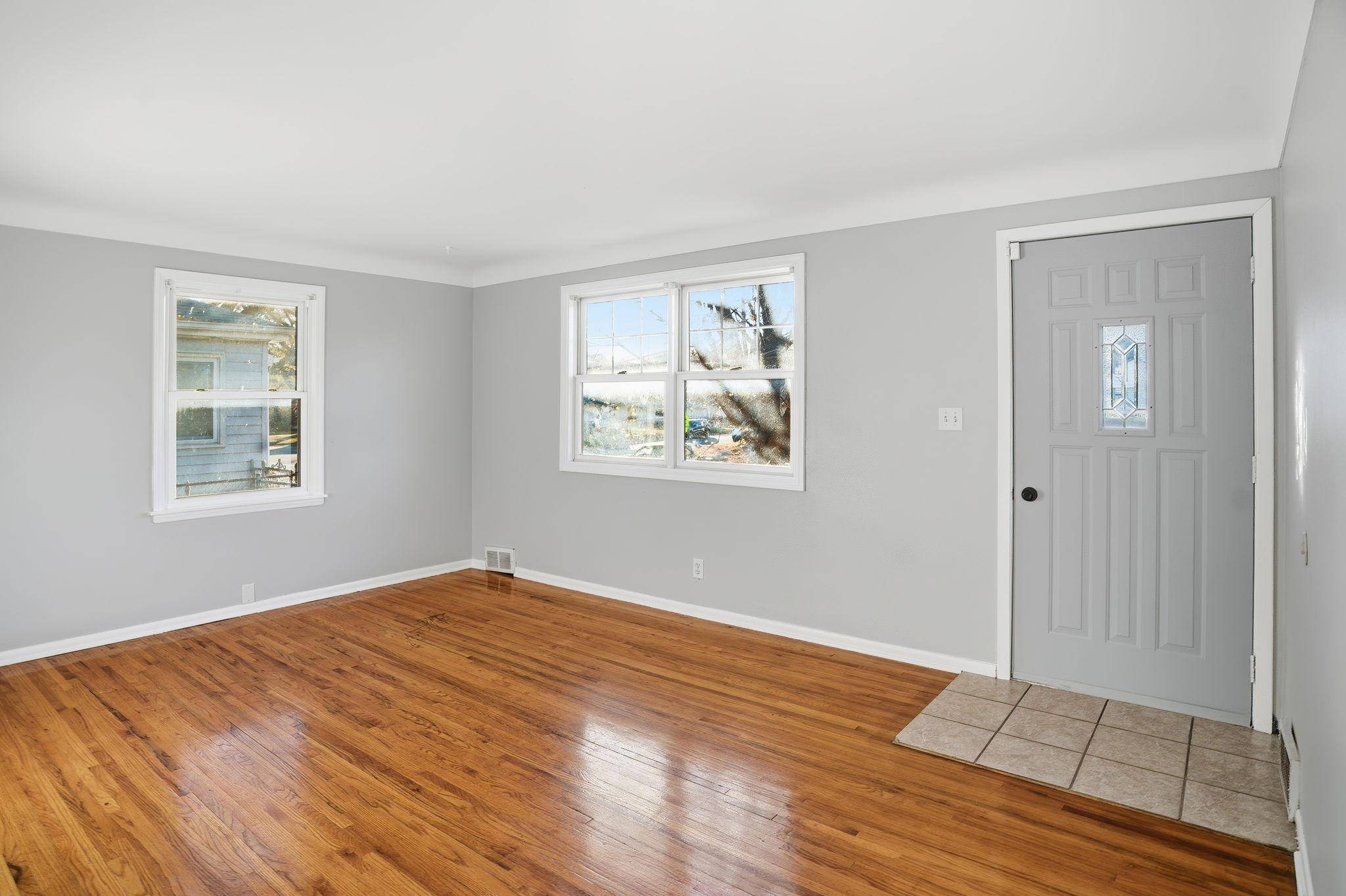 South Saint Paul, MN 55075,1253 7th AVE S