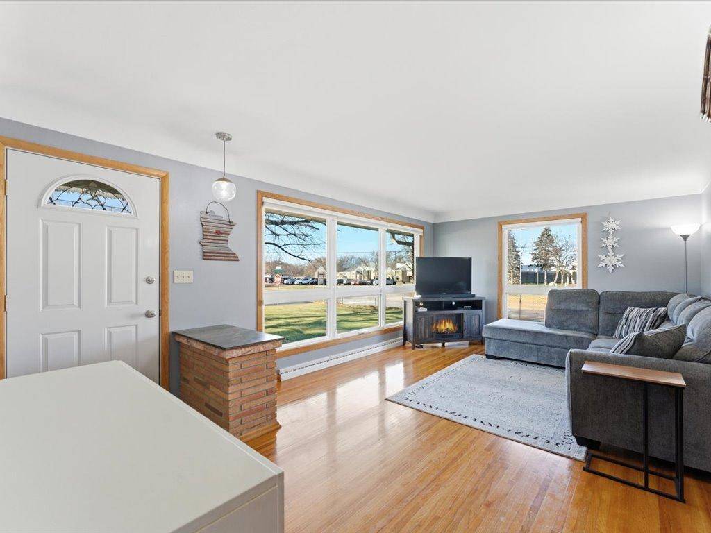 Sauk Rapids, MN 56379,100 9th AVE S