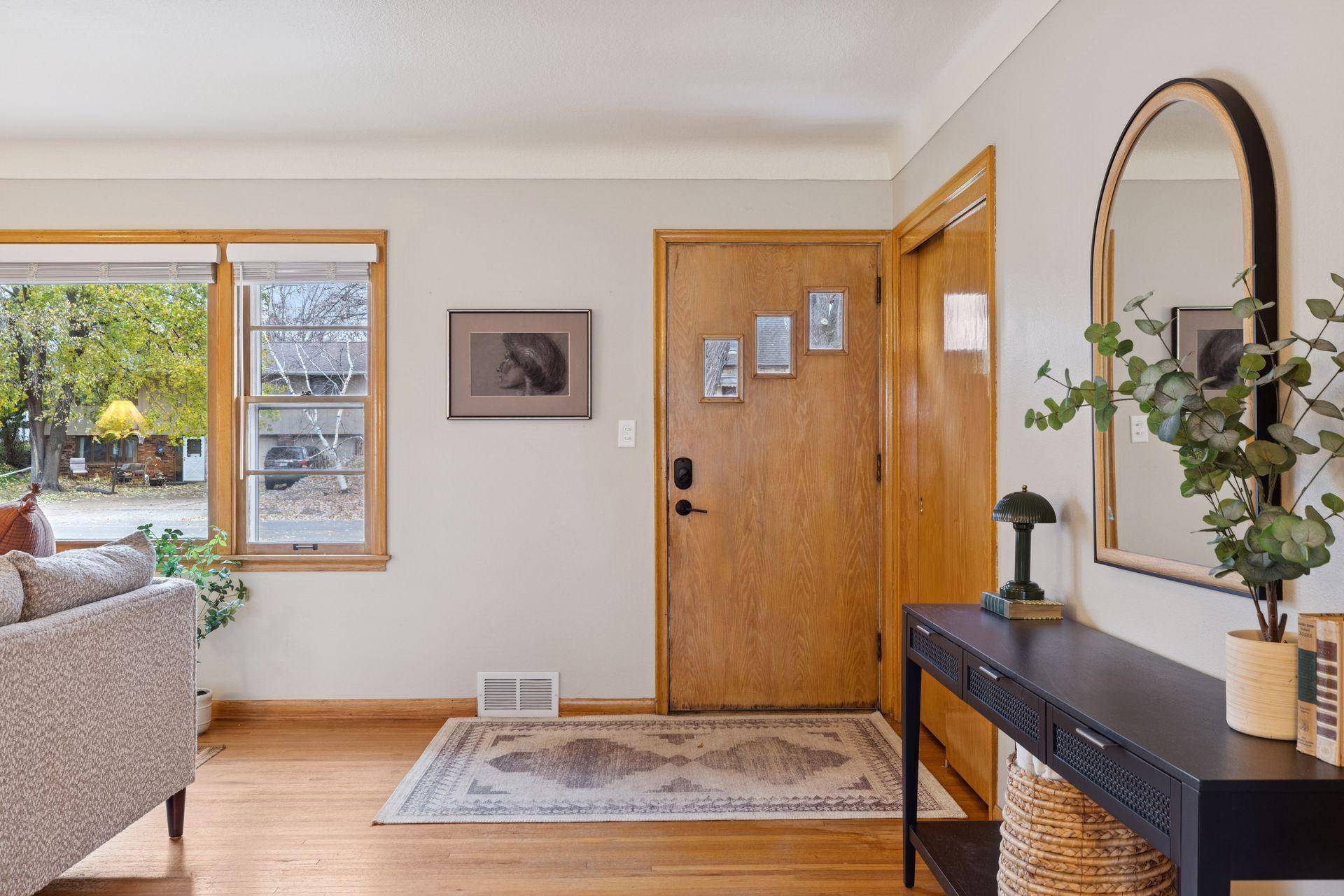 West Saint Paul, MN 55118,1154 Ottawa AVE